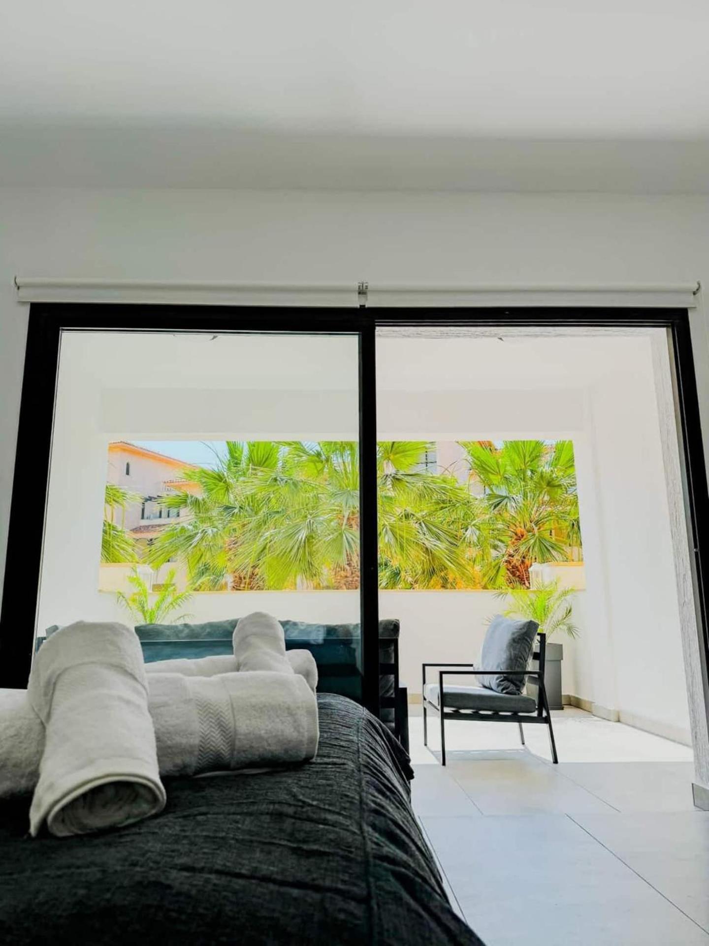 Queens Gardens Paradise Vip, Pool, Mall, Sea Apartment Paphos