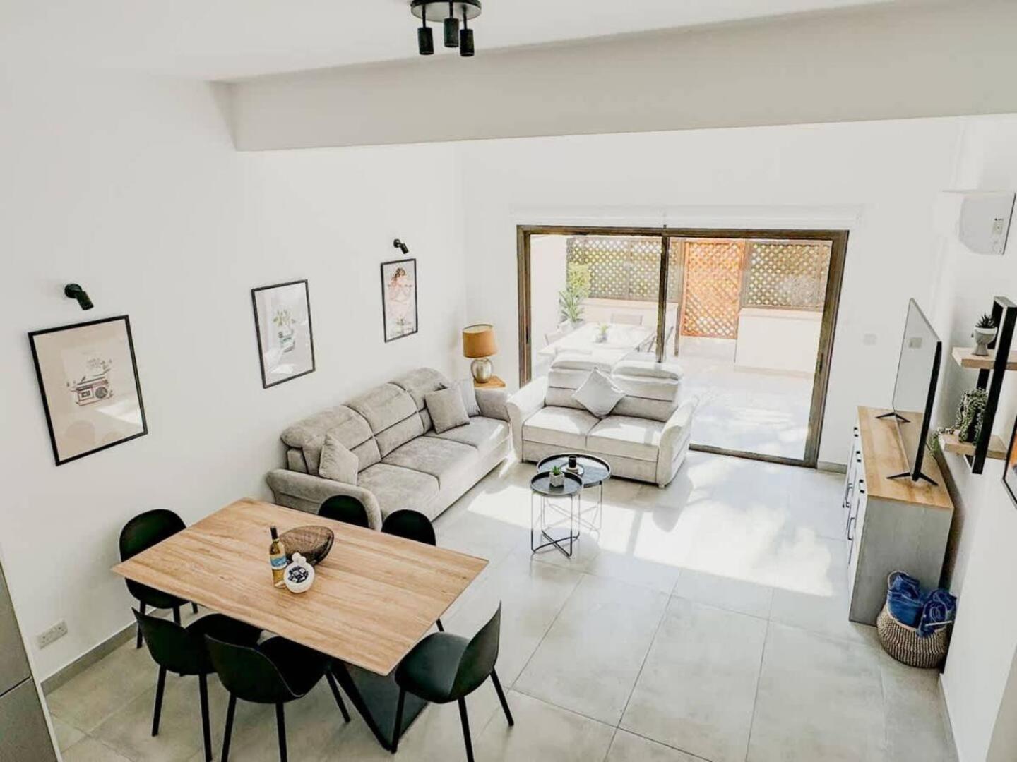 Apartment Queens Gardens Paradise Vip, Pool, Mall, Sea Paphos