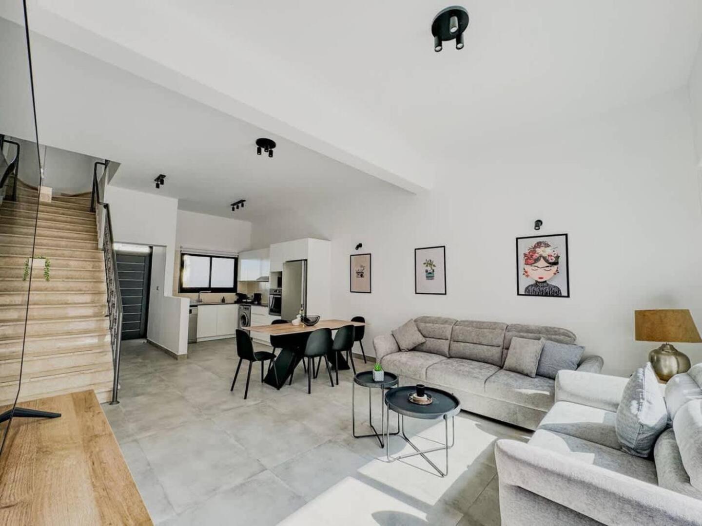 Queens Gardens Paradise Vip, Pool, Mall, Sea Apartment