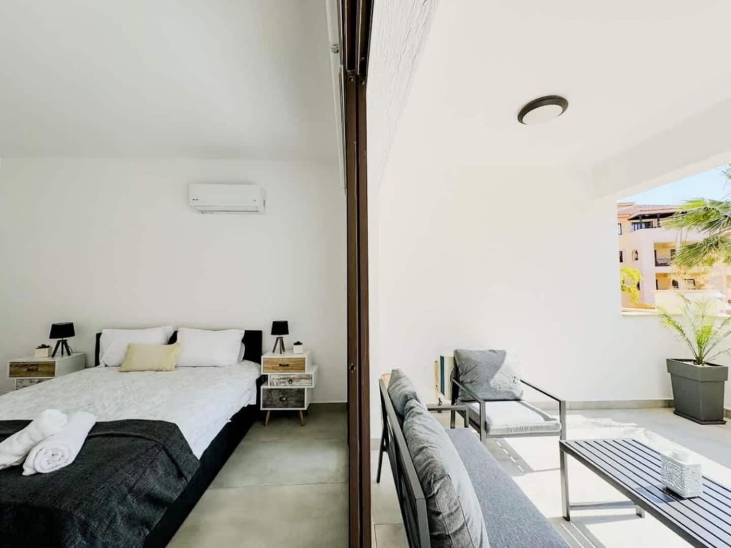 Queens Gardens Paradise Vip, Pool, Mall, Sea Apartment