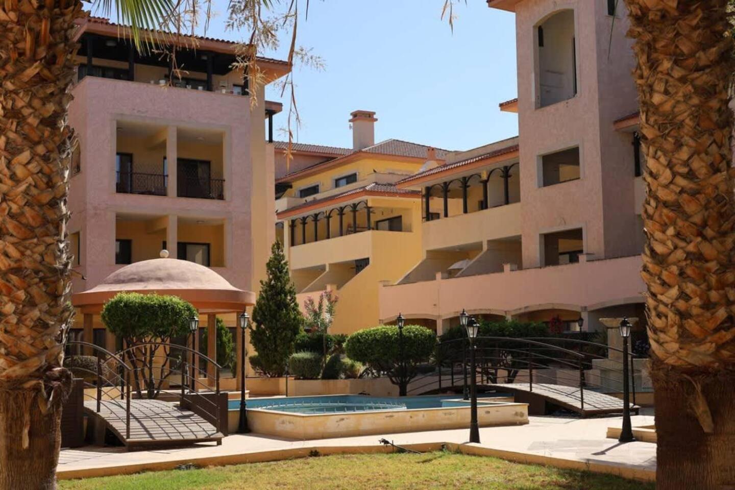 Queens Gardens Paradise Vip, Pool, Mall, Sea Apartment Paphos