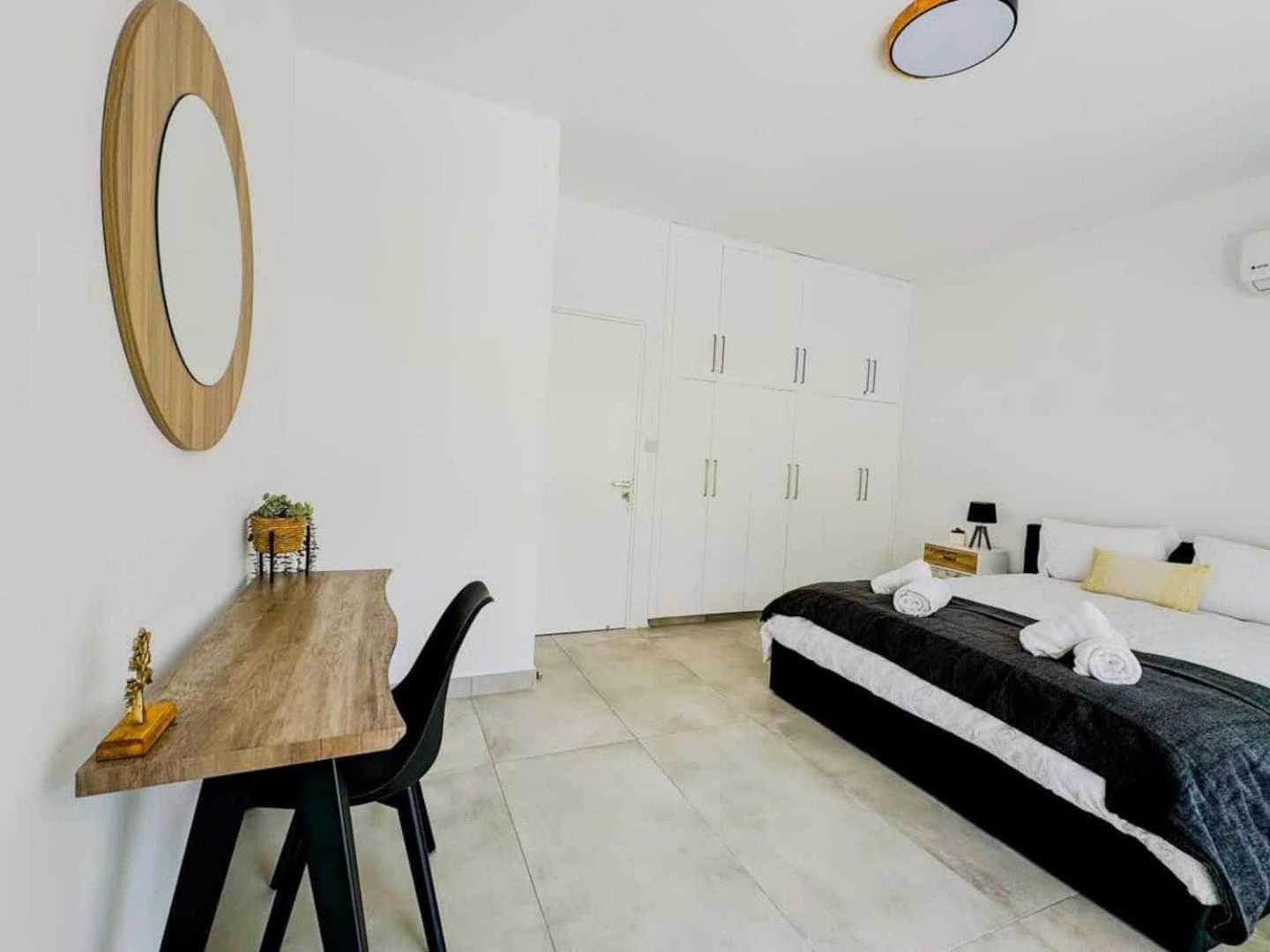 Apartment Queens Gardens Paradise Vip, Pool, Mall, Sea Paphos