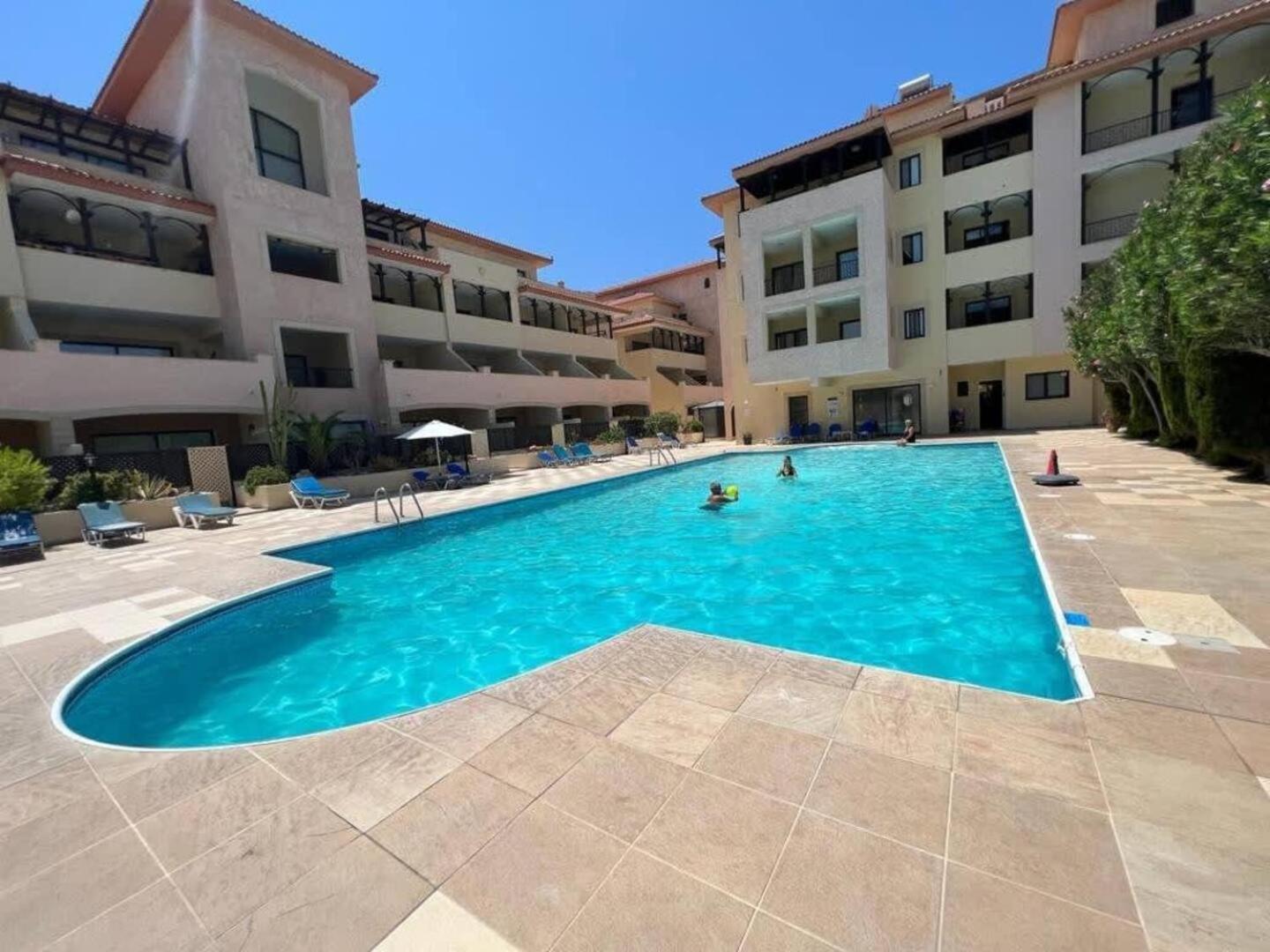 Apartment Queens Gardens Paradise Vip, Pool, Mall, Sea
