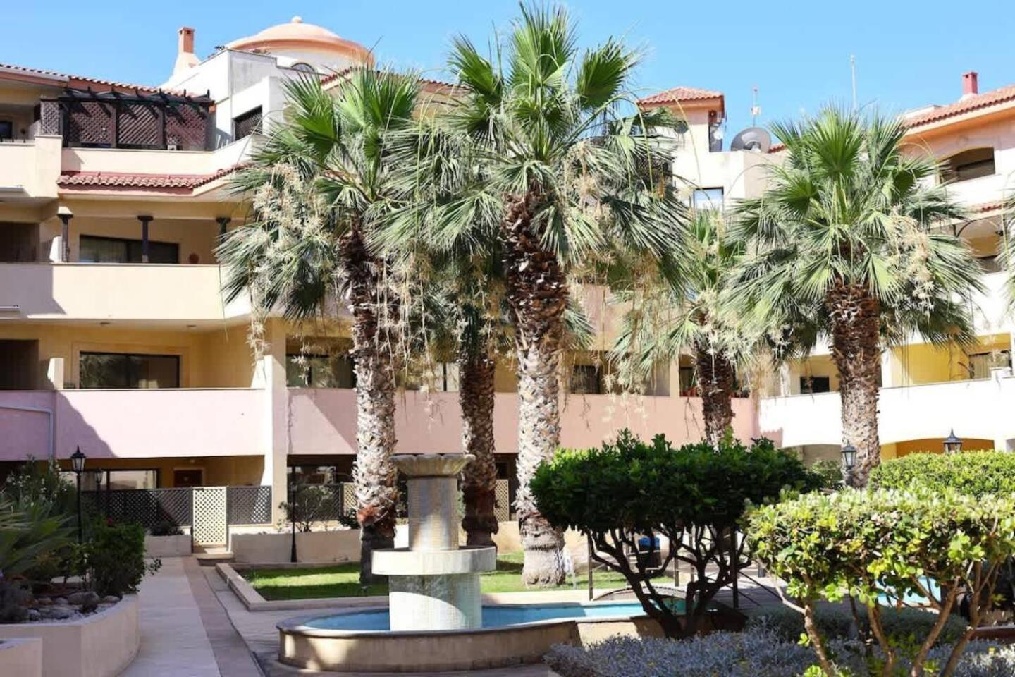 Queens Gardens Paradise Vip, Pool, Mall, Sea Apartment Paphos