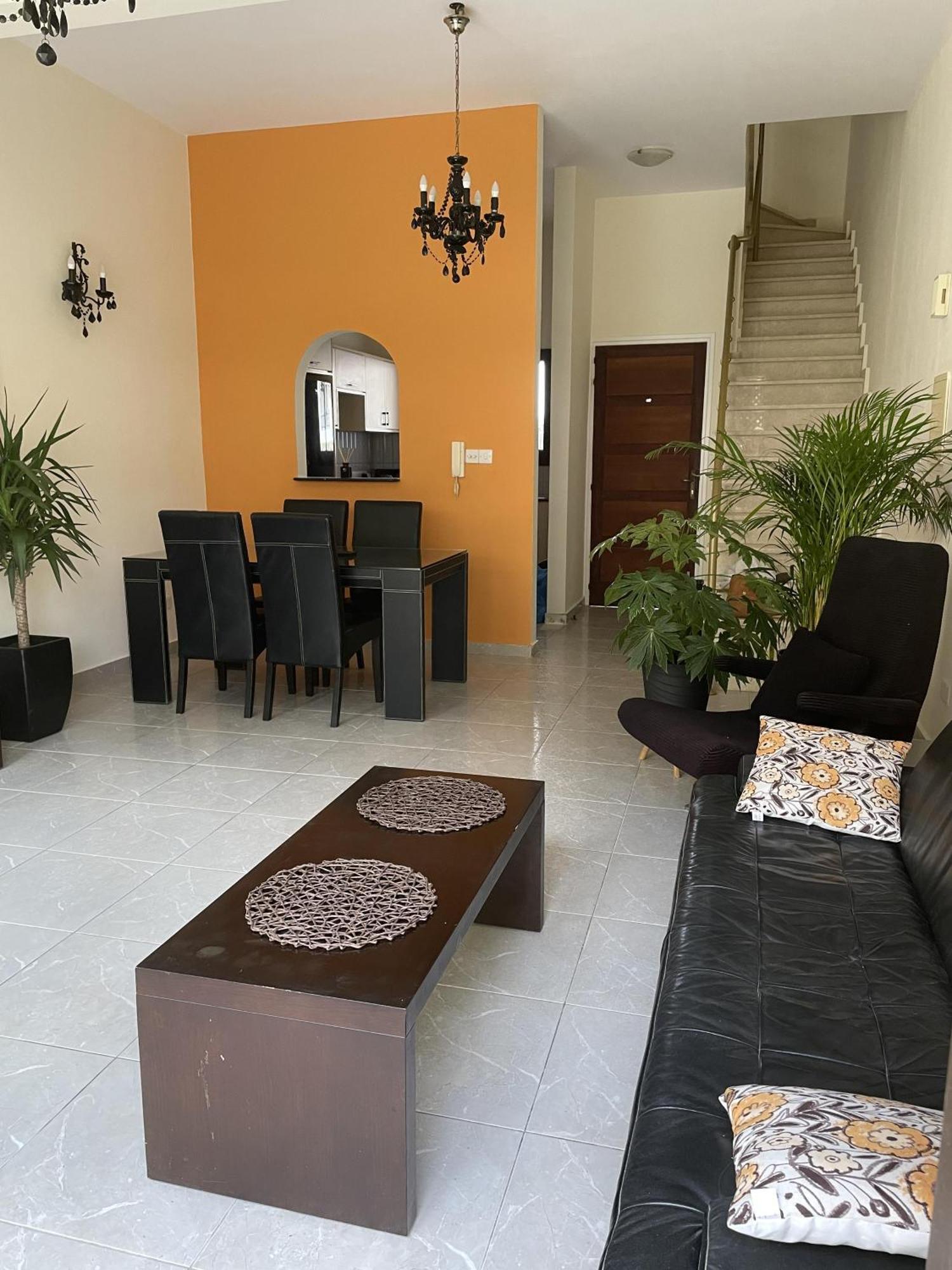 Apartment Townhouse With Pool 5 Minute Walk To *