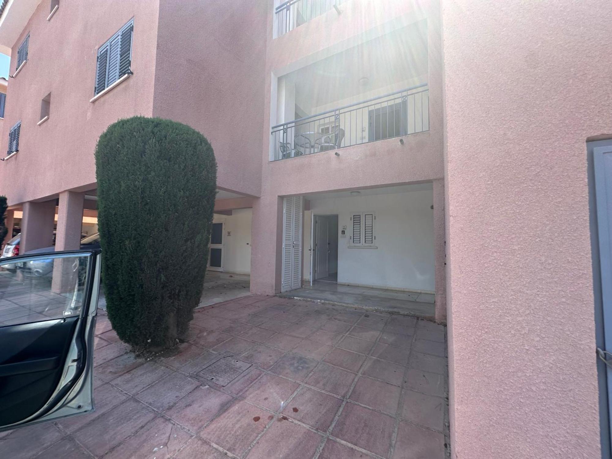 Beautiful 1-bd Ap Near The Historic Places Apartamento Paphos