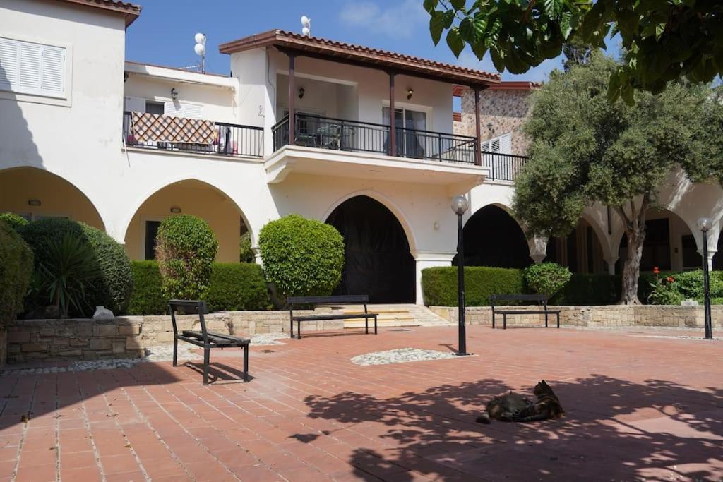 Casa Luna Luxurious Comfy Seaside 3persons Apt Paphos