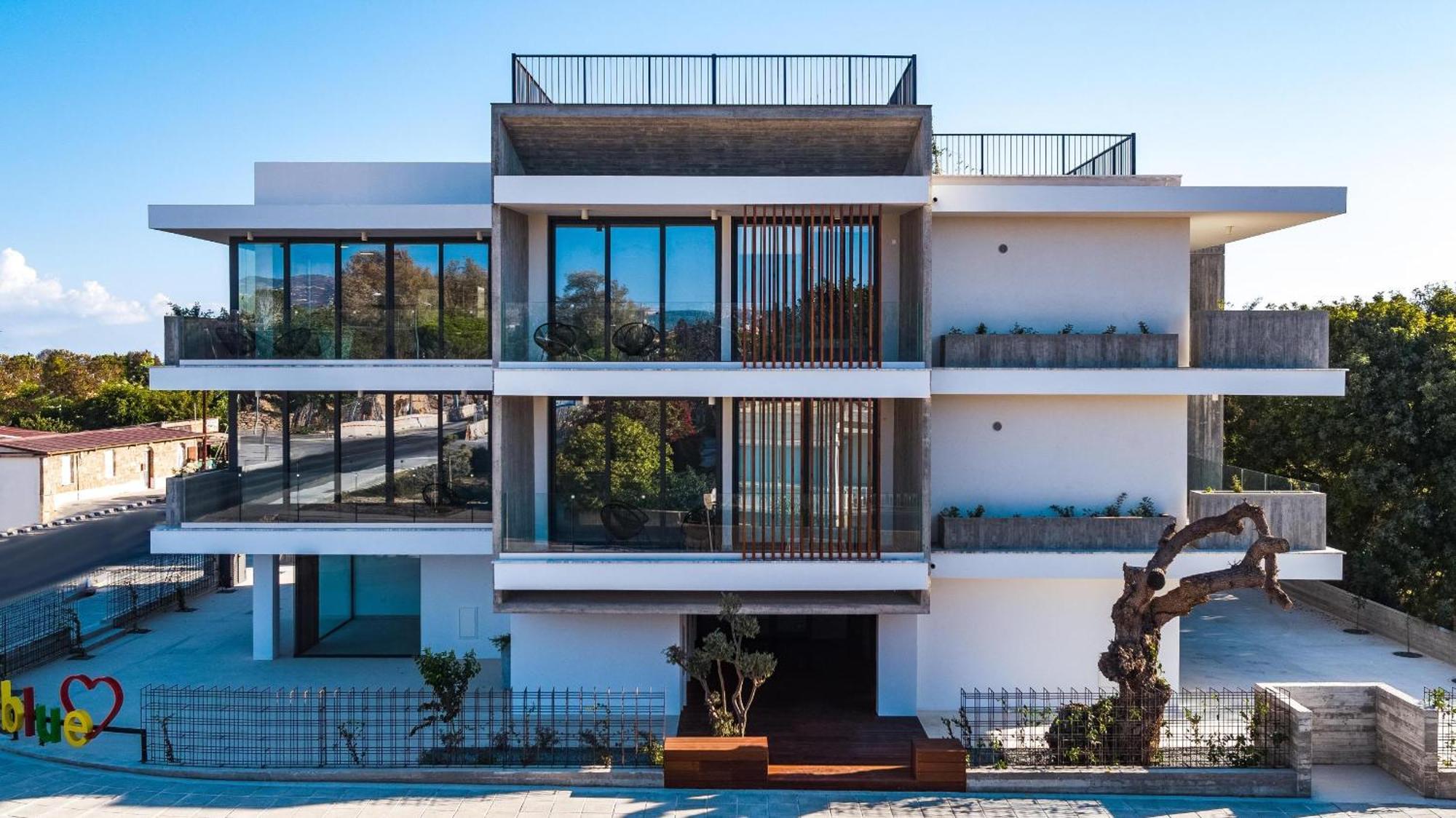 Avenue 102 1 Bed Apartment *