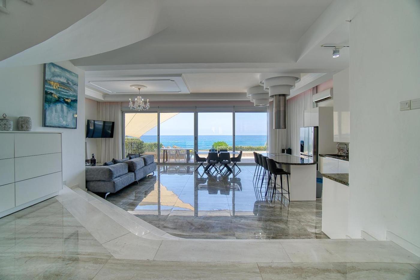 Seafront 2 Villa