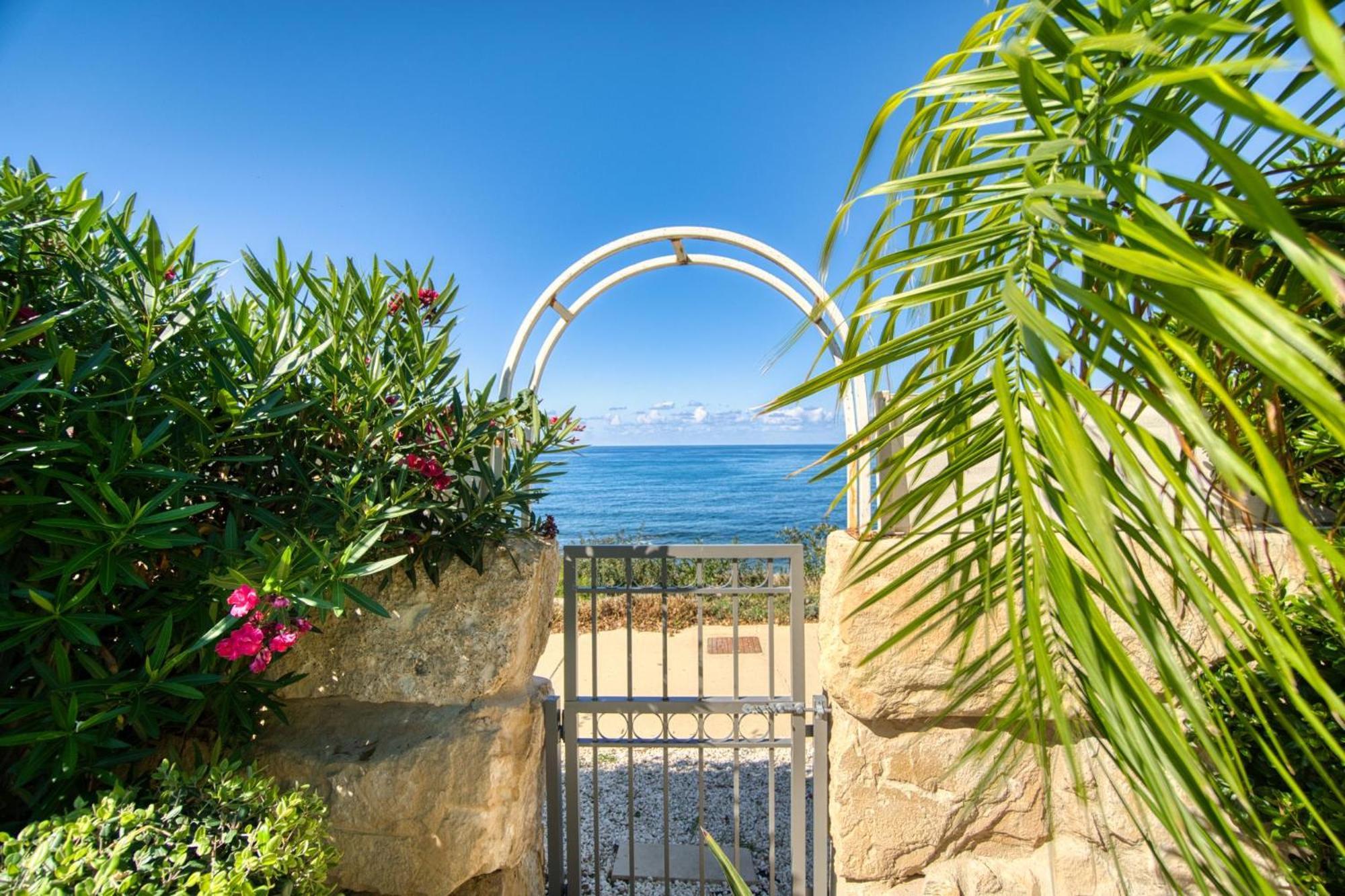 Villa Seafront 1 Paphos