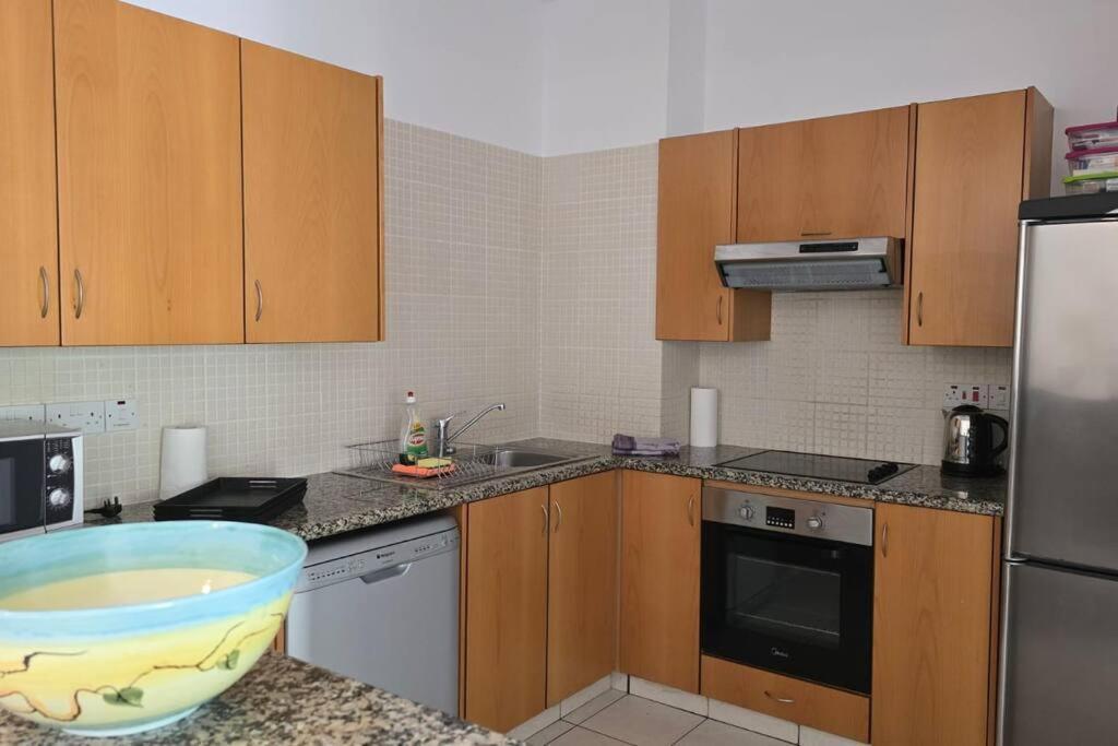 Hesperides Gardens, Spacious 2 Bedroom Apartamento Paphos