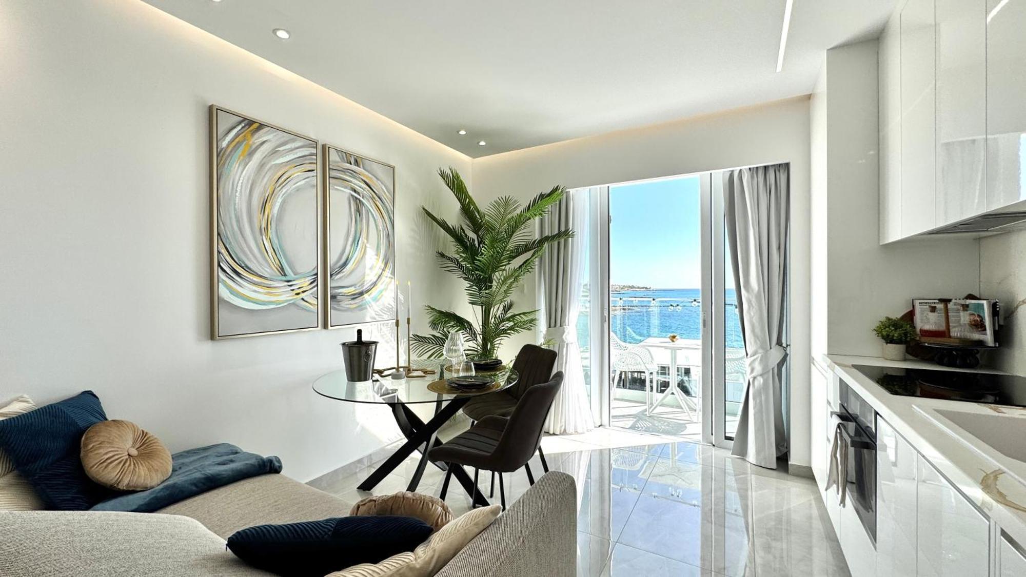 The Ocean - Luxury At The Harbor