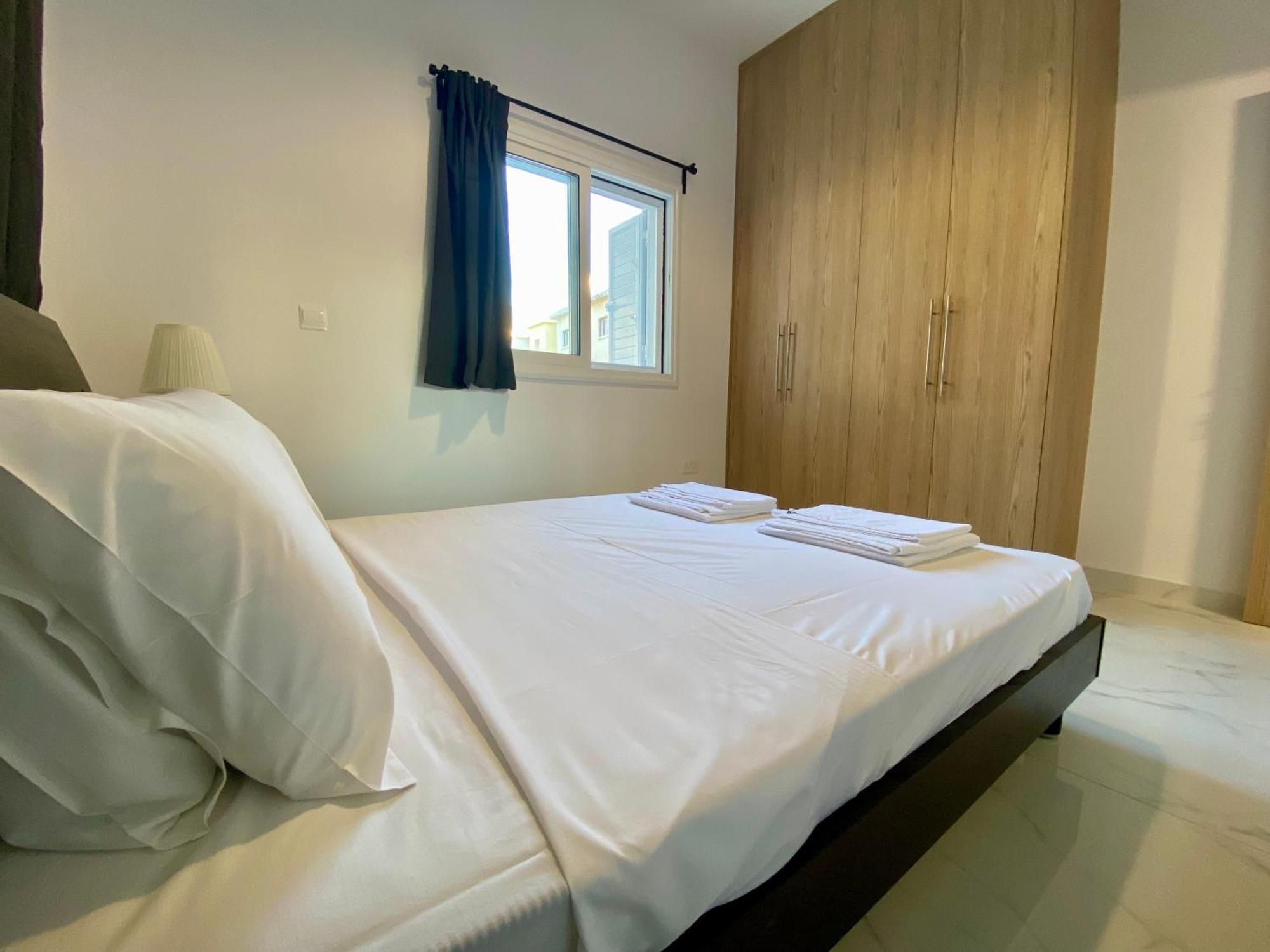 Apartment Seaside Two Bedroom Modern Flat In Tourist Area Paphos