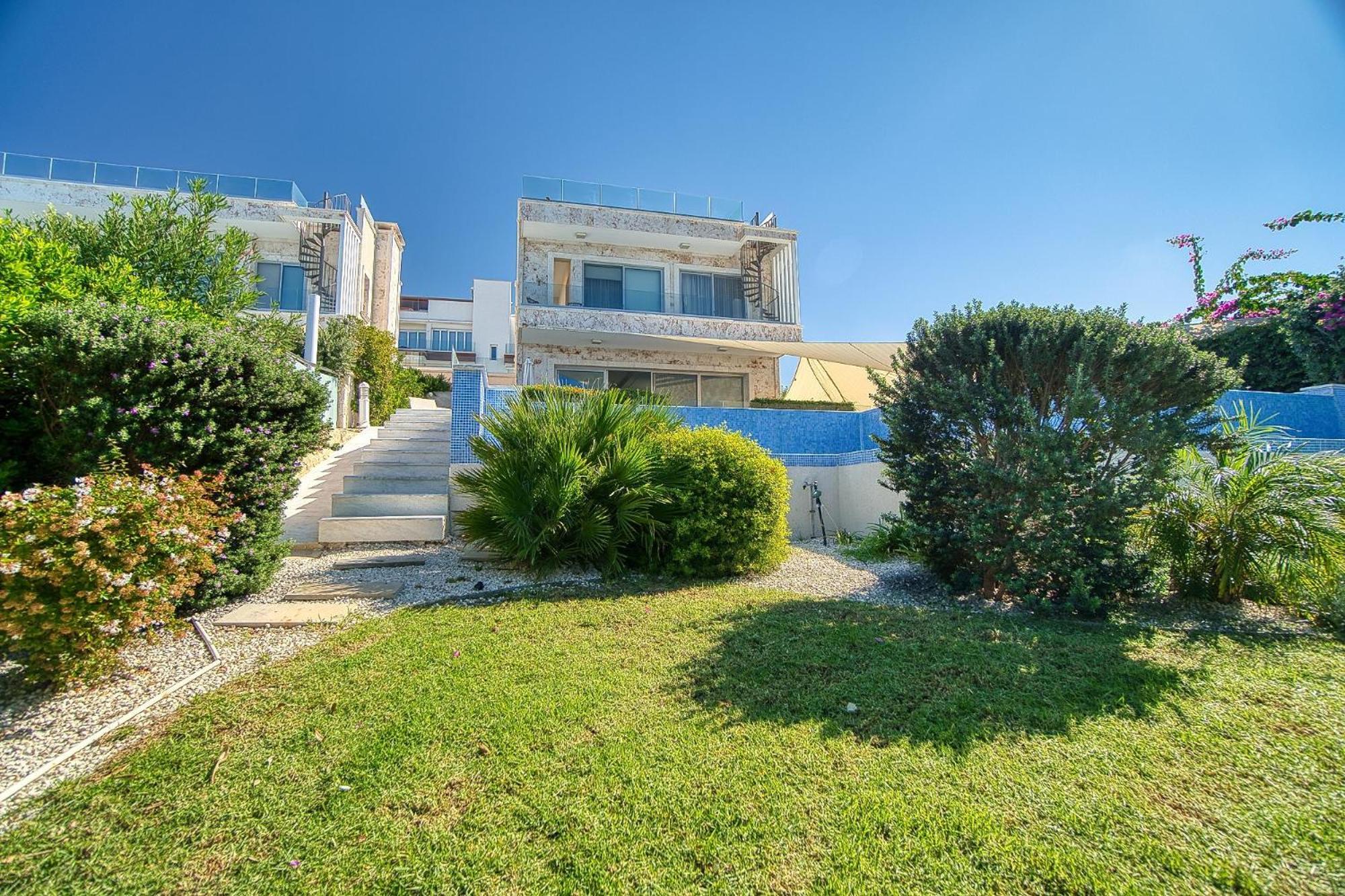 Villa Seafront 1