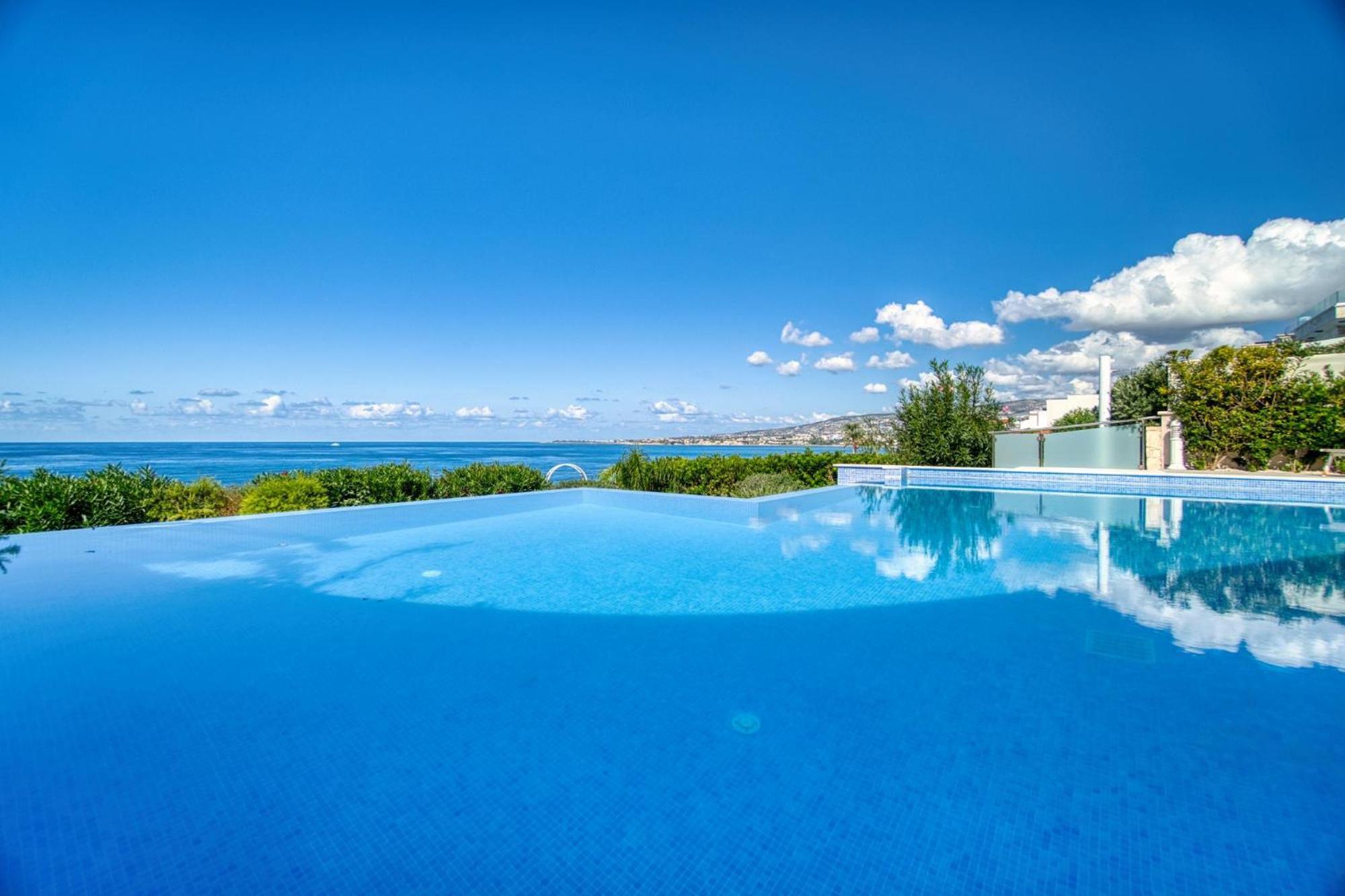 Seafront 1 Villa *