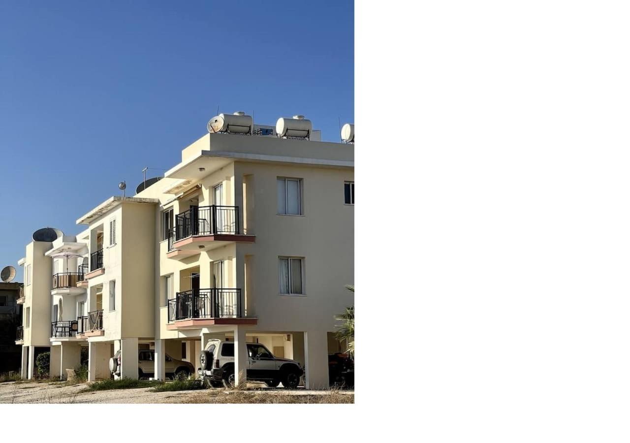 With A Luxurious Location Near The Sea Apartamento *