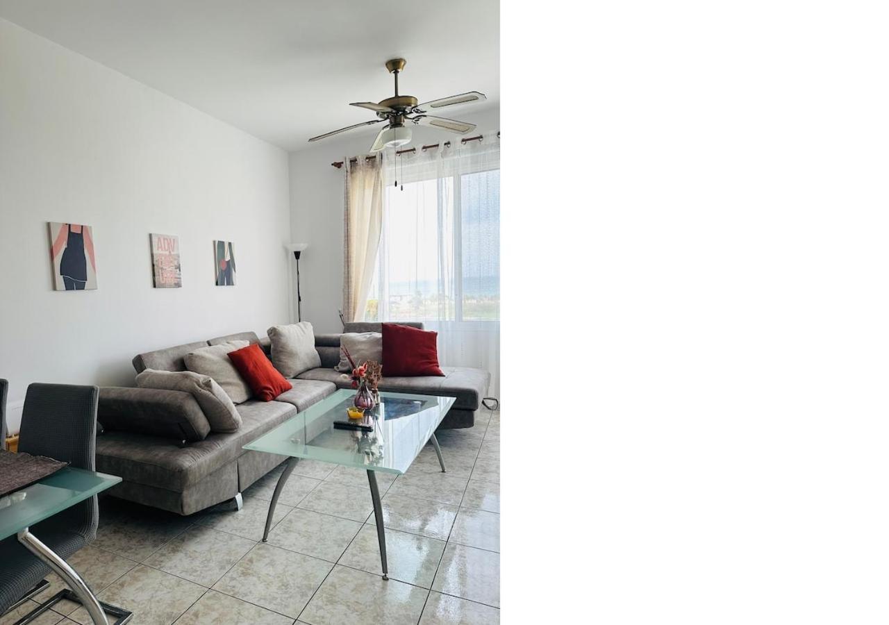 Apartamento With A Luxurious Location Near The Sea *