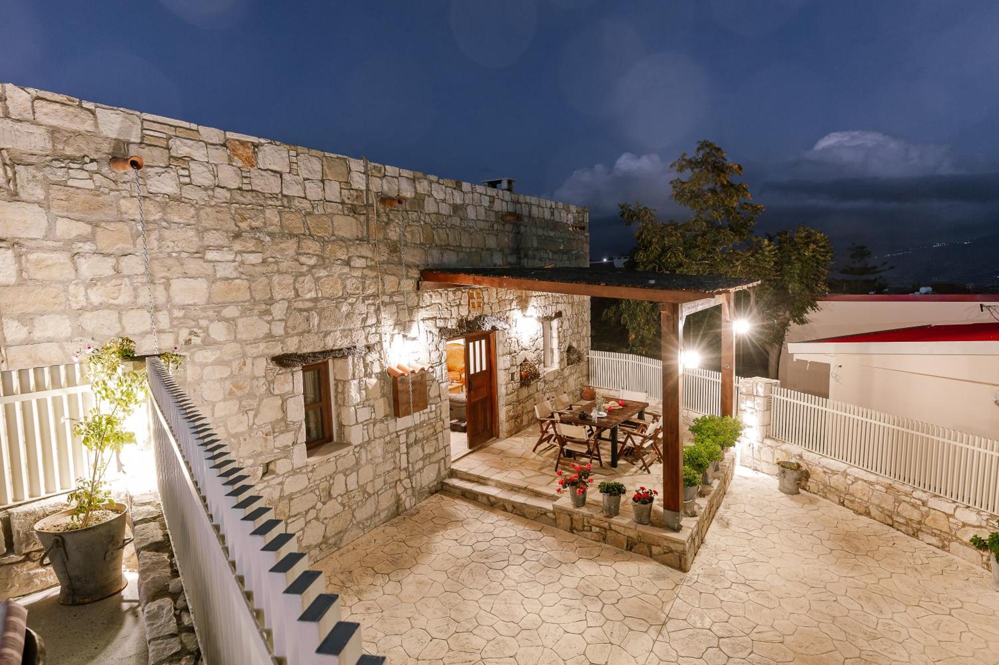 Holiday home Iliada's Traditional Stone House