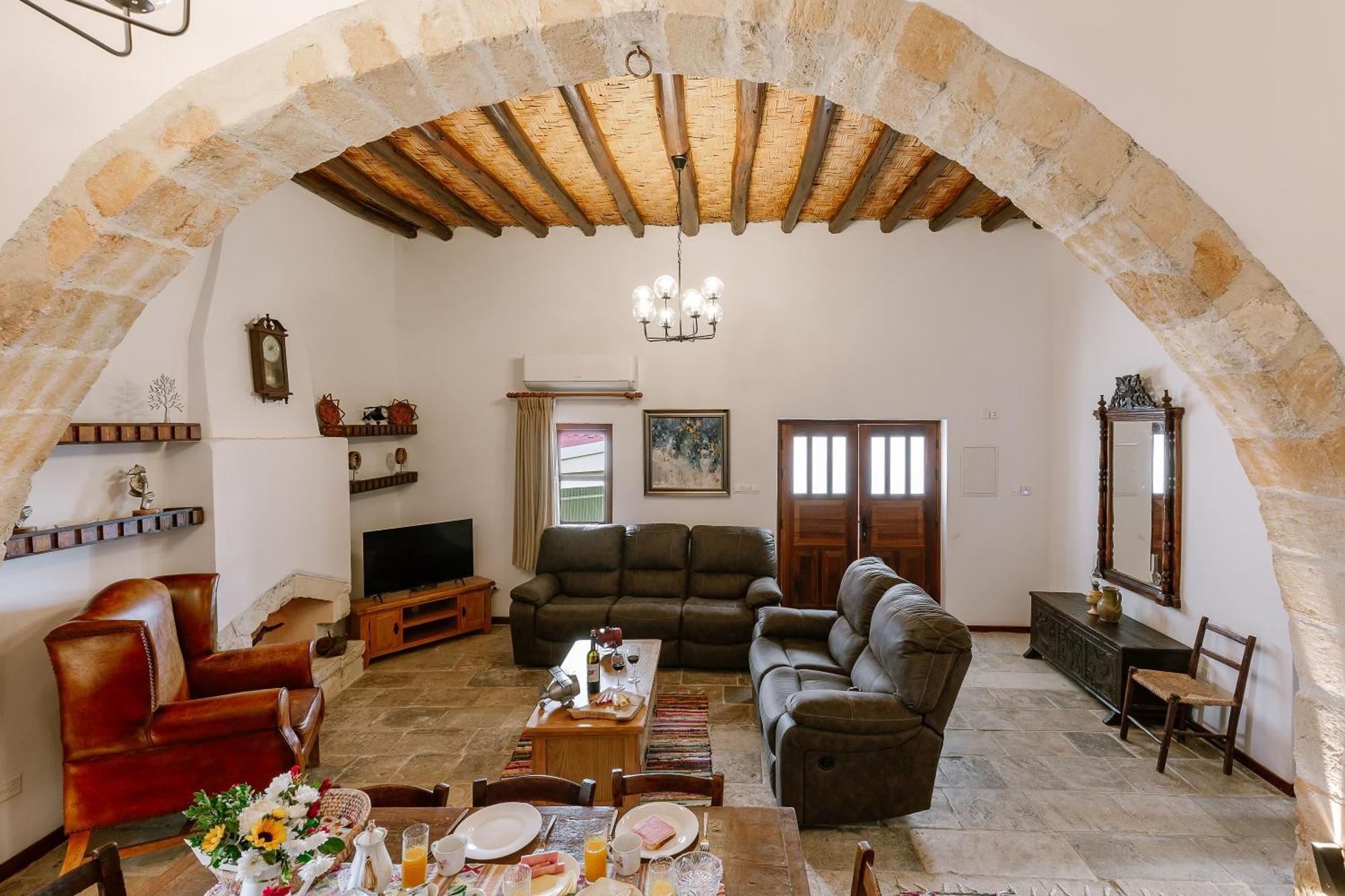 Iliada's Traditional Stone House Holiday home