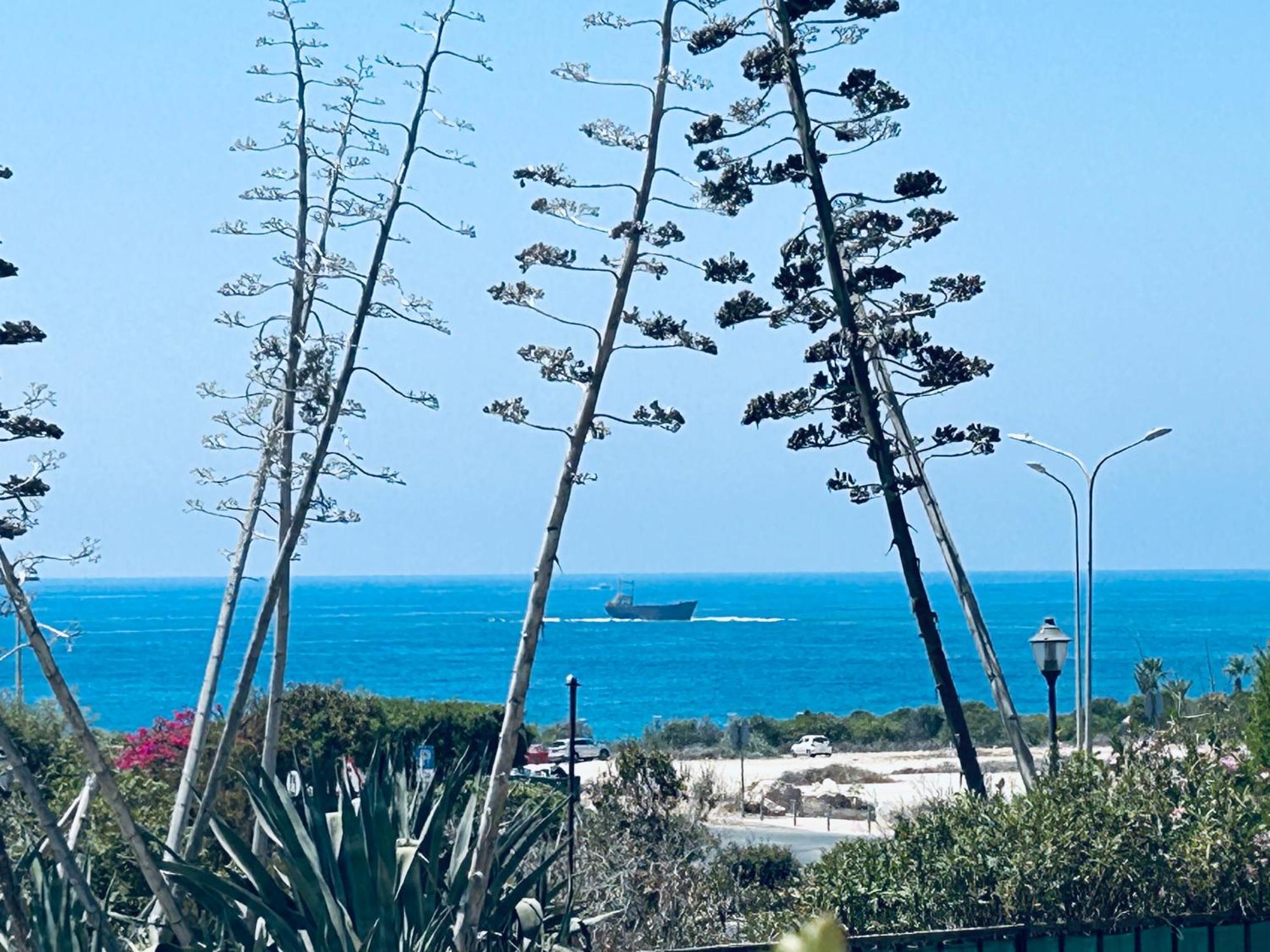 Apartment Seaview With Garden & Pool