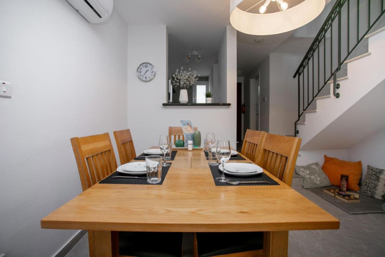 Stunning & Cosy, Direct Pool Access, 2br, With Private Patio! Serenity Townhouse Apartment Paphos