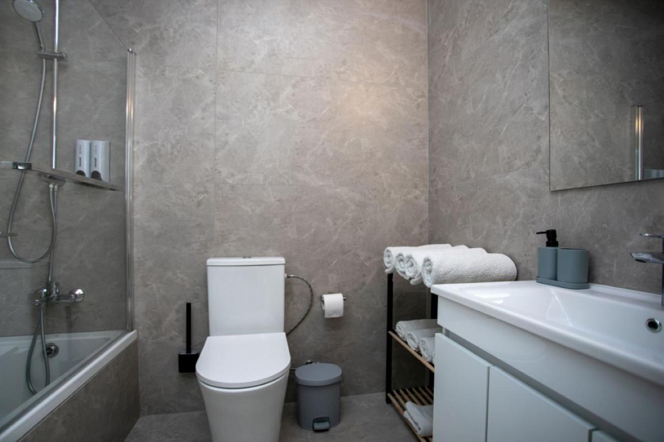 Stunning & Cosy, Direct Pool Access, 2br, With Private Patio! Serenity Townhouse