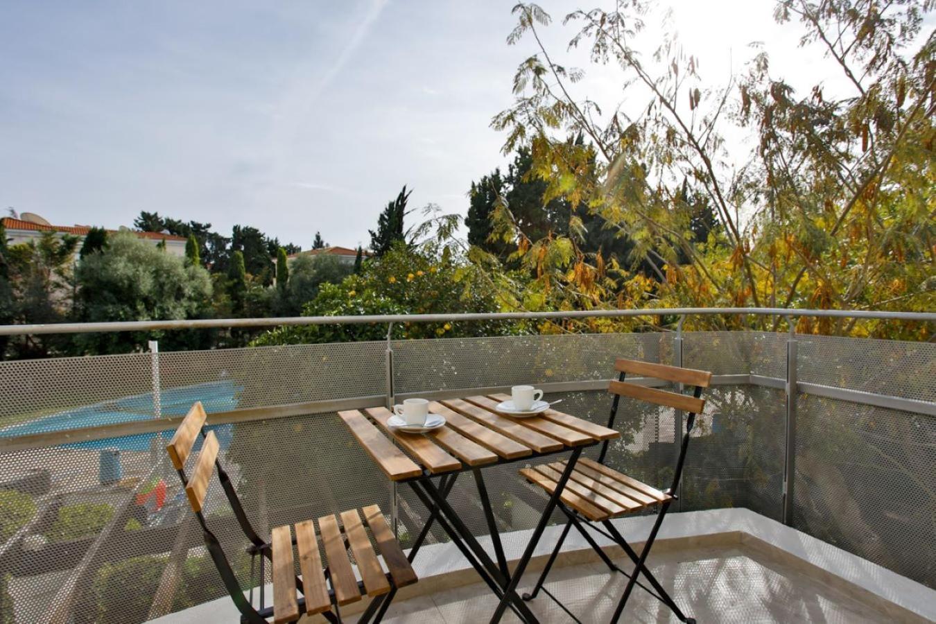 Stunning & Cosy, Direct Pool Access, 2br, With Private Patio! Serenity Townhouse Apartment *