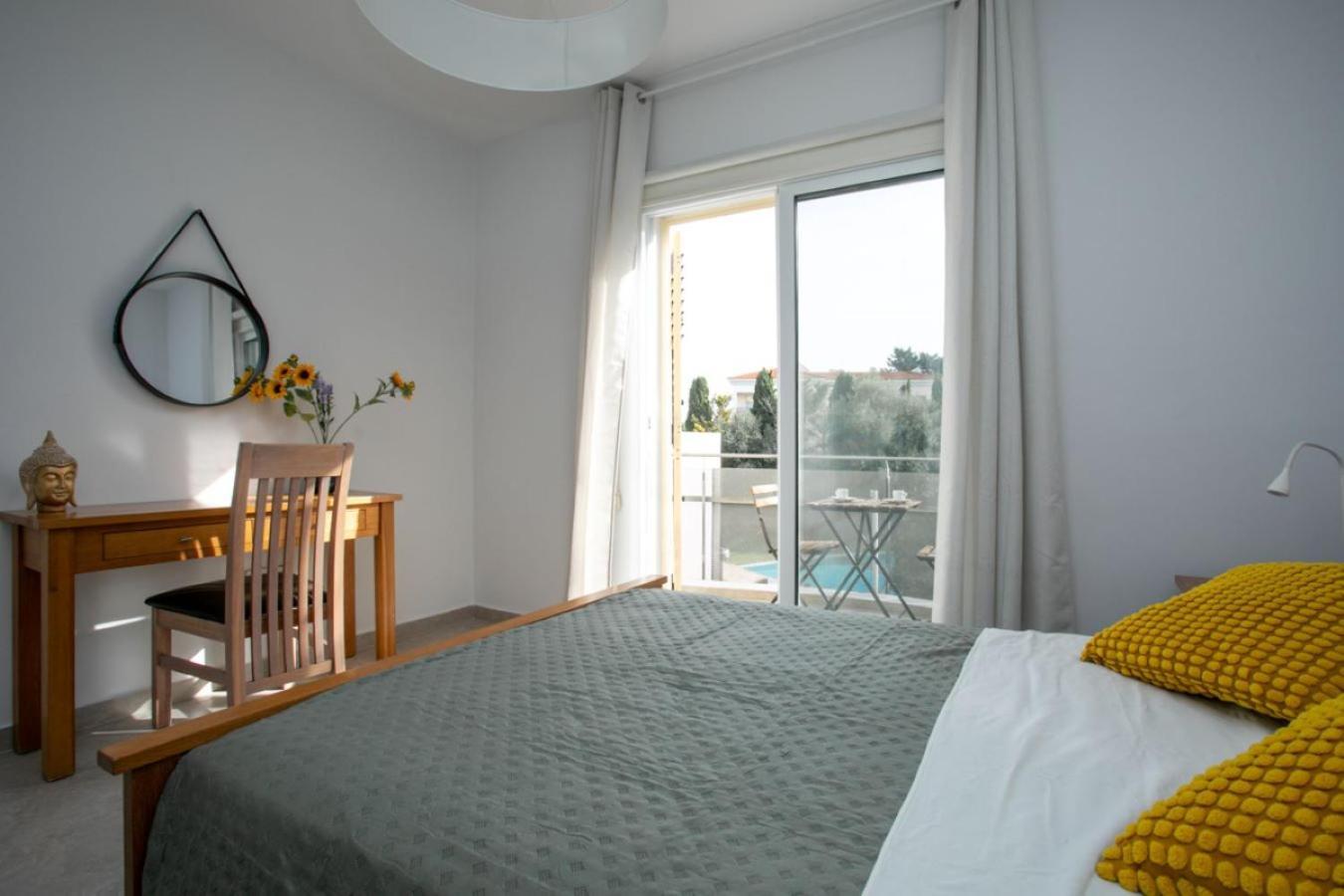 Stunning & Cosy, Direct Pool Access, 2br, With Private Patio! Serenity Townhouse Apartment
