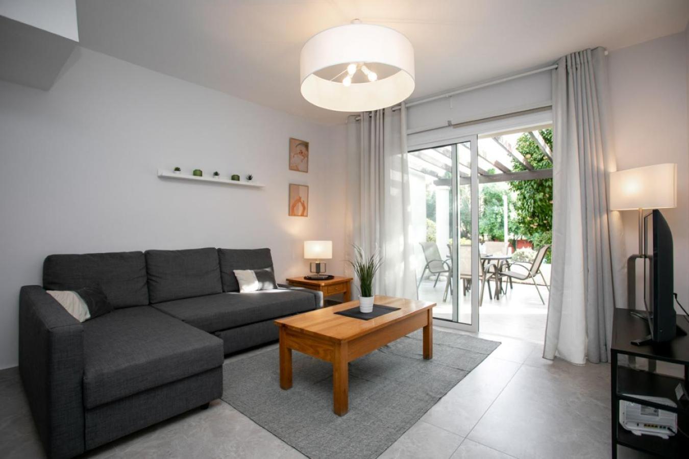Stunning & Cosy, Direct Pool Access, 2br, With Private Patio! Serenity Townhouse * Paphos