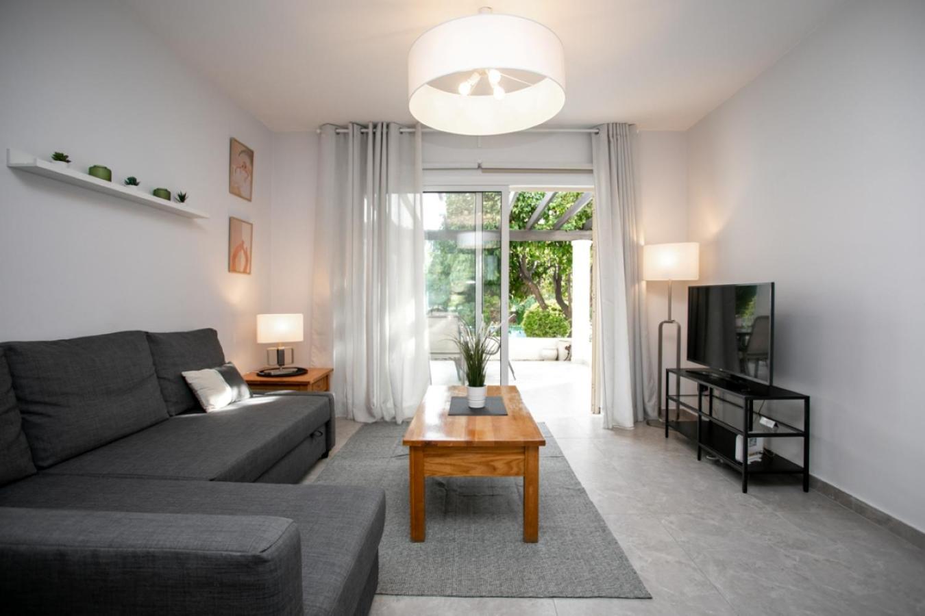 Apartamento Stunning & Cosy, Direct Pool Access, 2br, With Private Patio! Serenity Townhouse Paphos