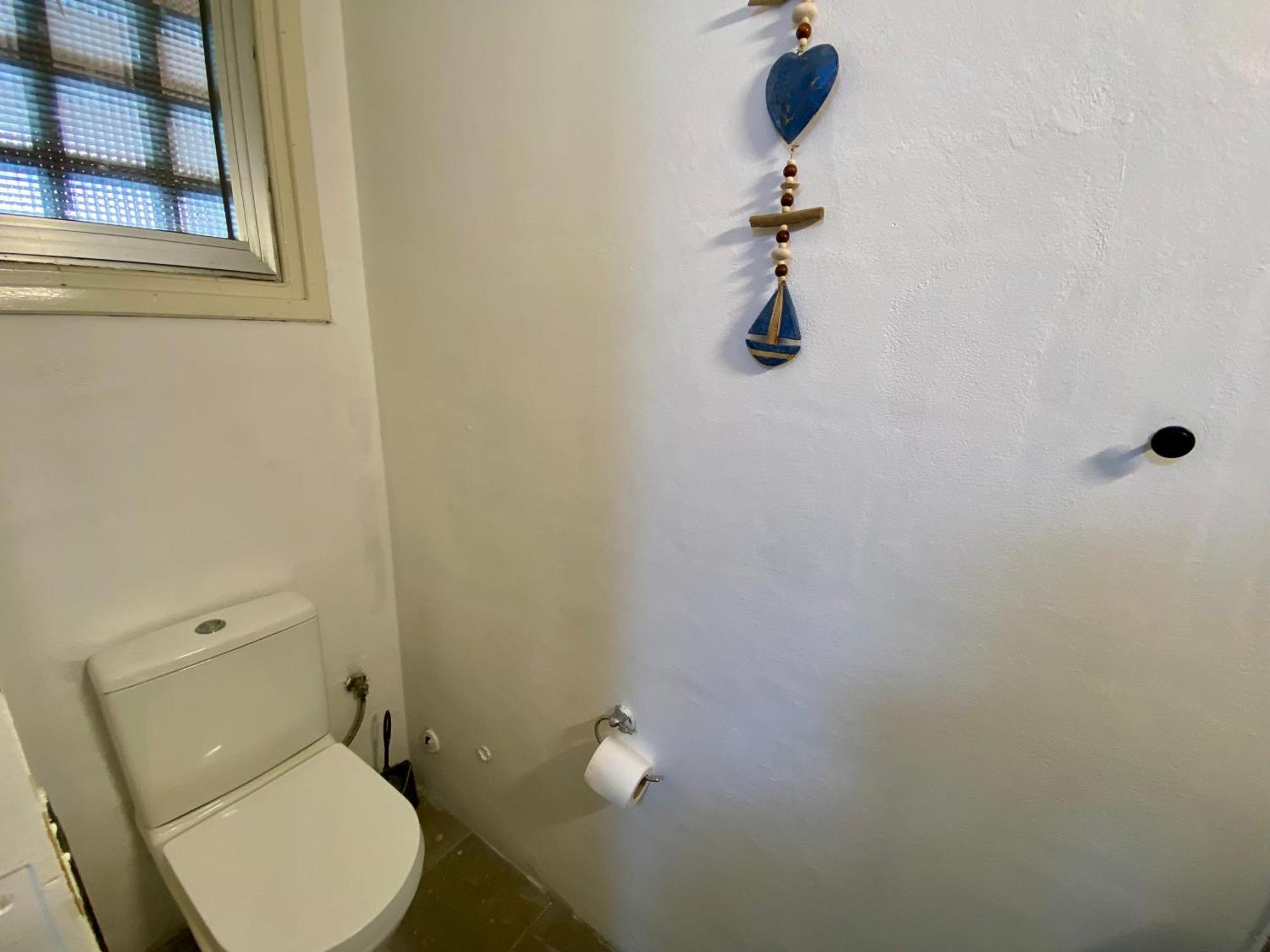 Seaside Two Bedroom Cosy Townhouse In Tourist Area *