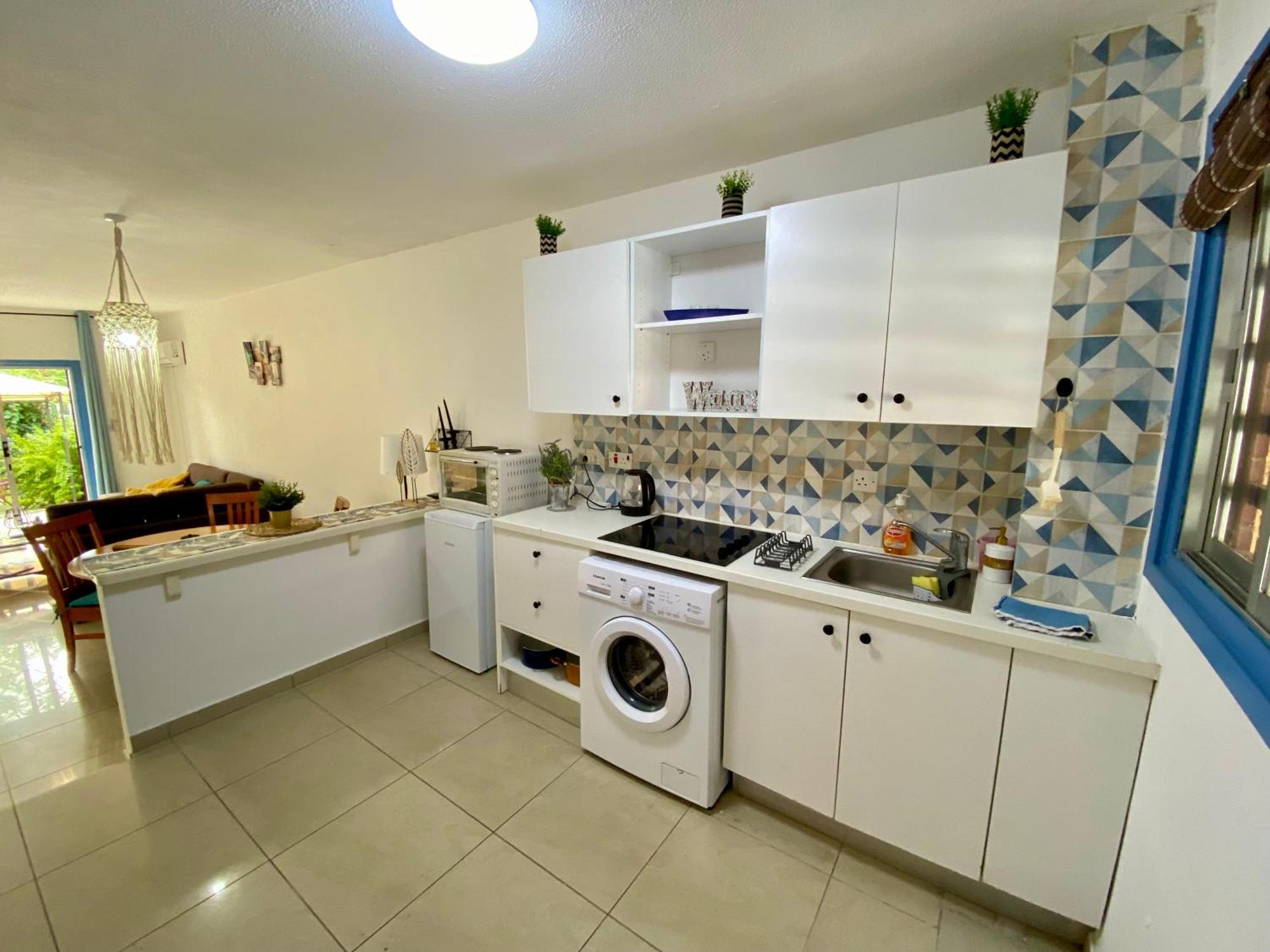 Seaside Two Bedroom Cosy Townhouse In Tourist Area Paphos