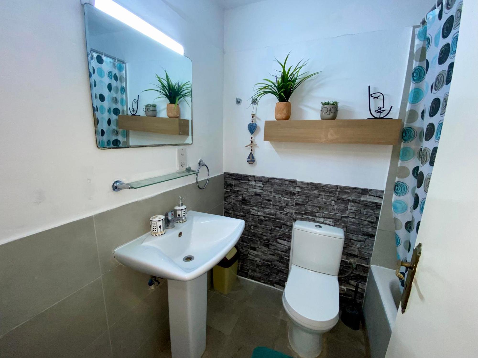 Seaside Two Bedroom Cosy Townhouse In Tourist Area Ferienhaus *