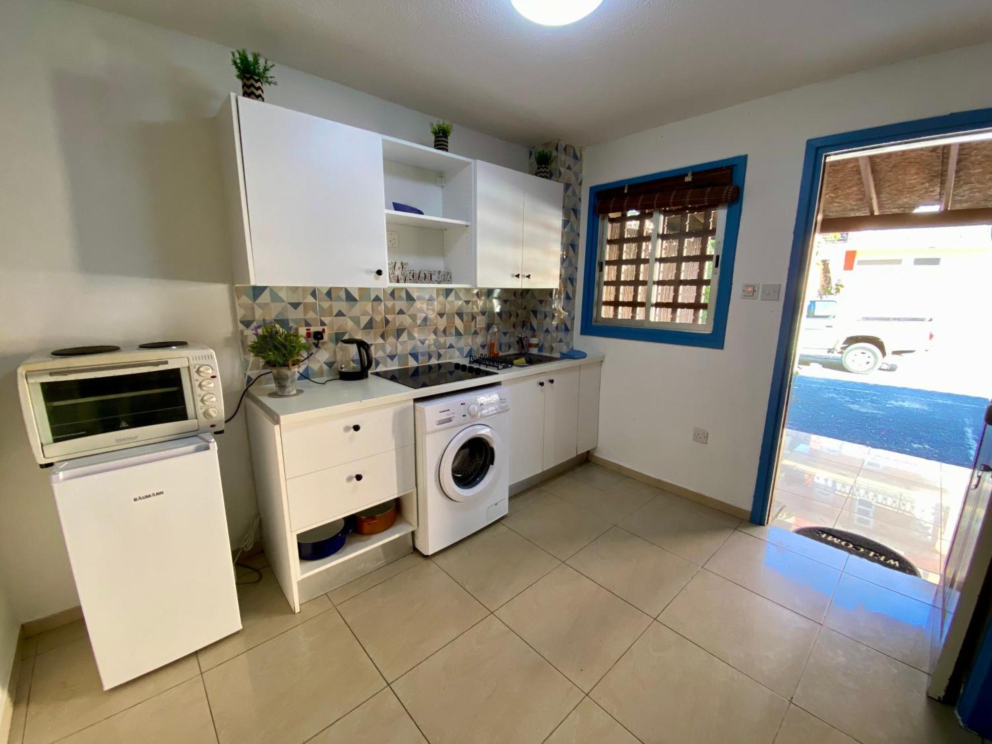 Seaside Two Bedroom Cosy Townhouse In Tourist Area Paphos