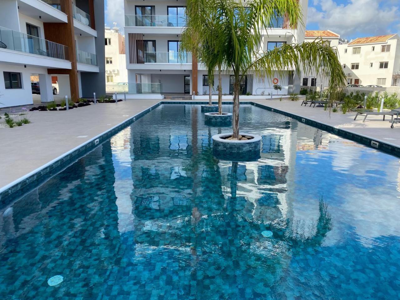 H&o New 4 Seasons Universal Apartment
