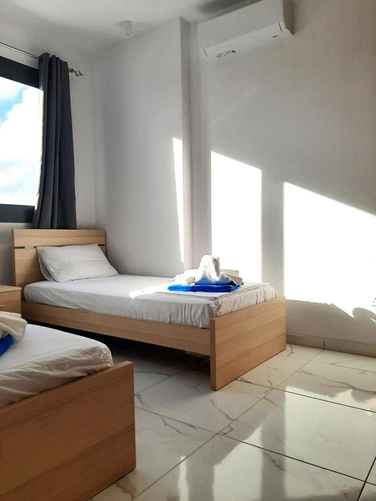 H&o New 4 Seasons Universal Apartment *