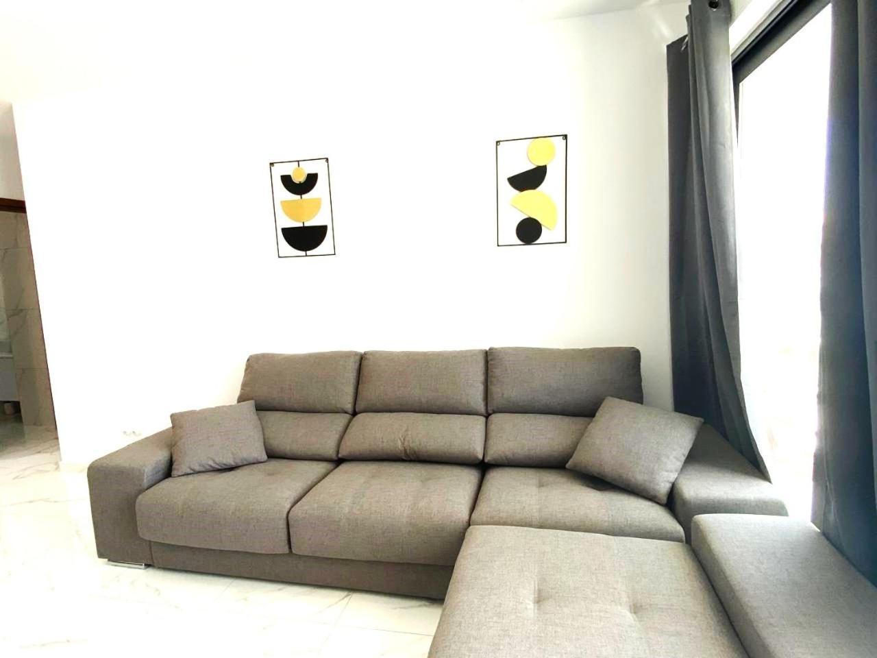 H&o New 4 Seasons Universal * Paphos