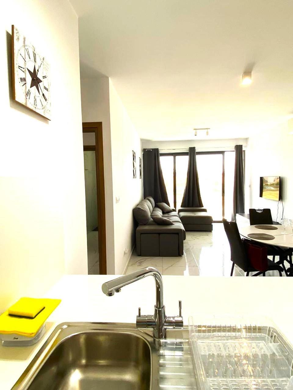 Apartment H&o New 4 Seasons Universal Paphos