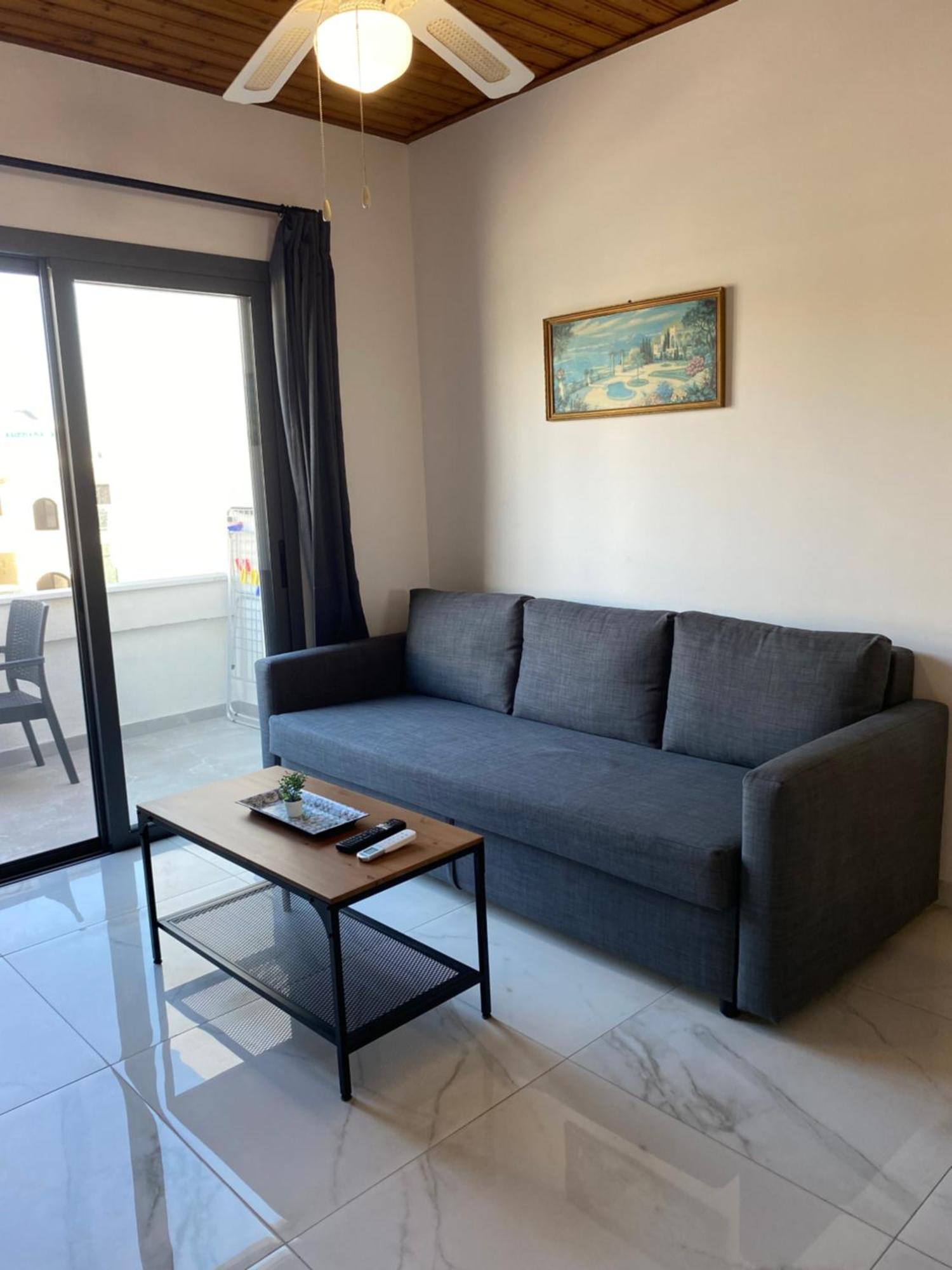 Apartment Seaside Two Bedroom Deluxe Flat In Tourist Area *