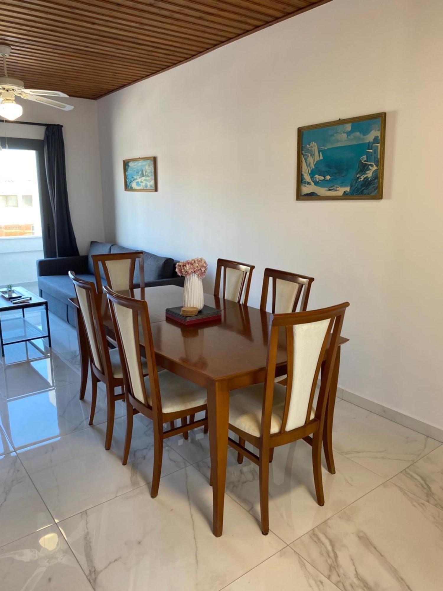 Seaside Two Bedroom Deluxe Flat In Tourist Area Apartment