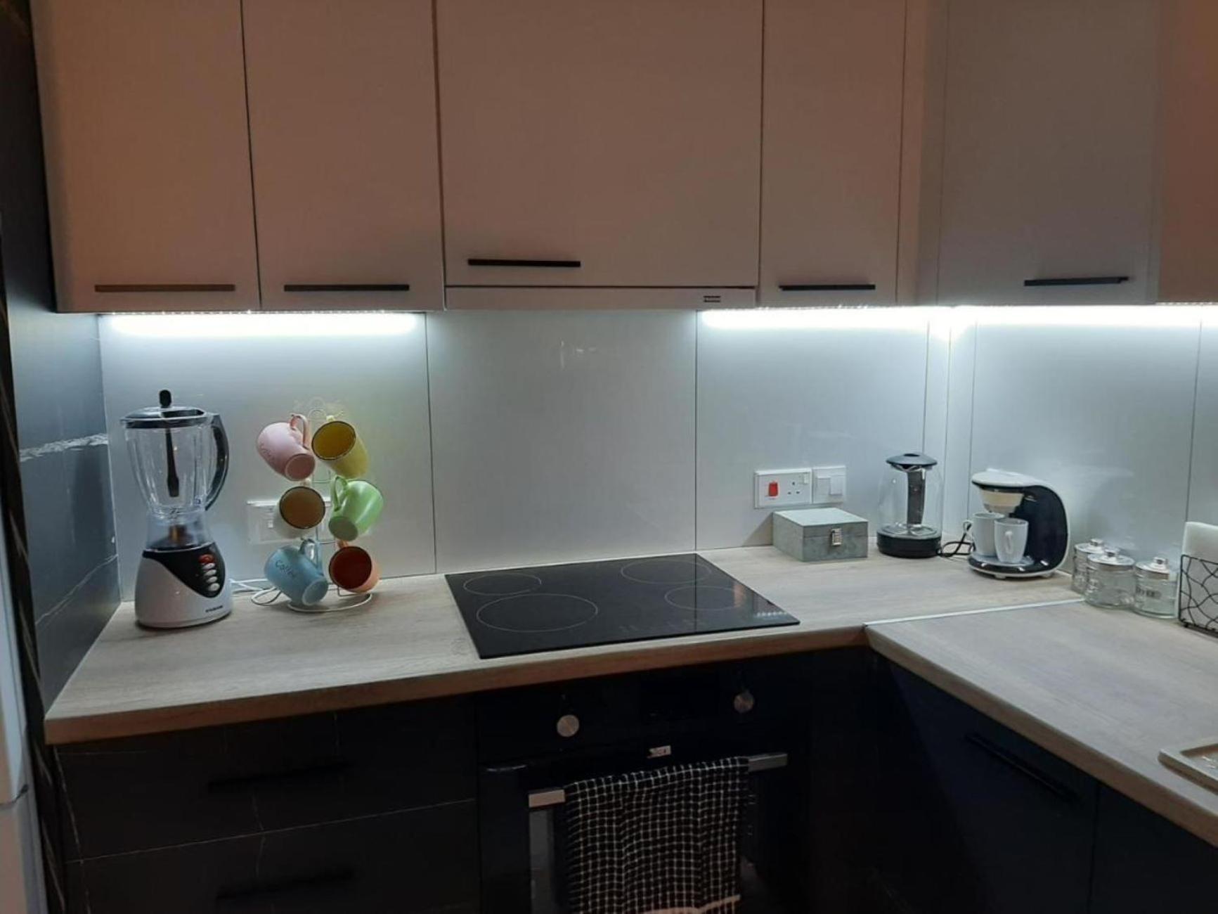 H&o Boulevard Breeze Apartment! Apartment