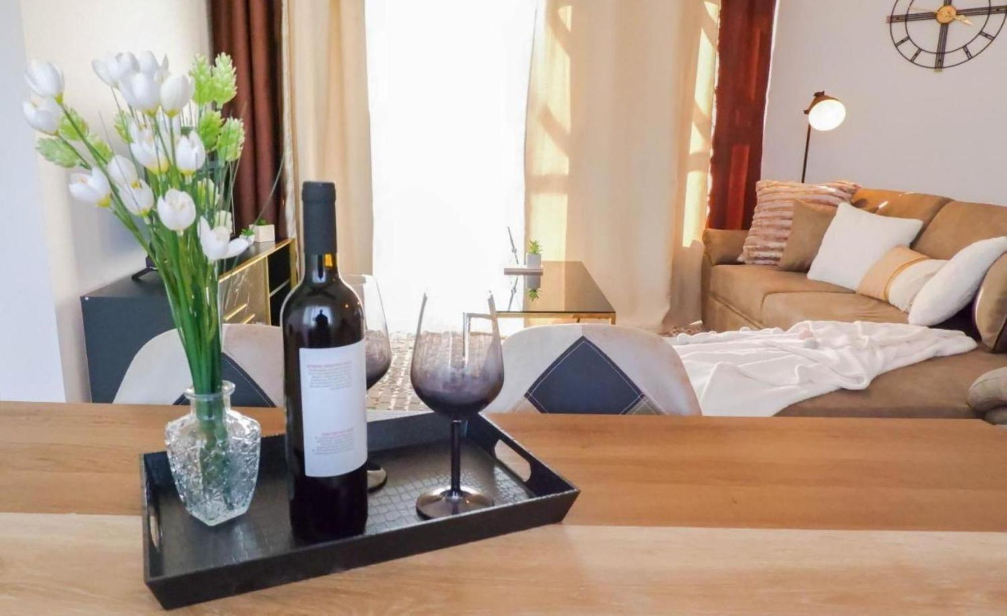 H&o Boulevard Breeze Apartment! *