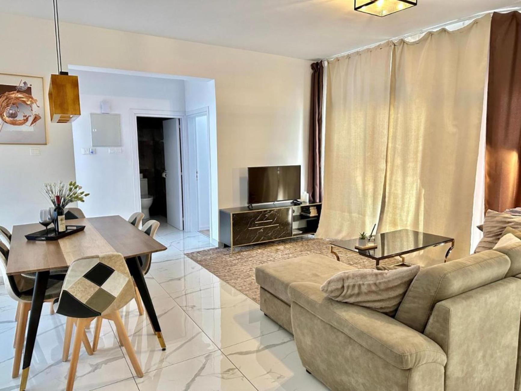 H&o Boulevard Breeze Apartment! * Paphos