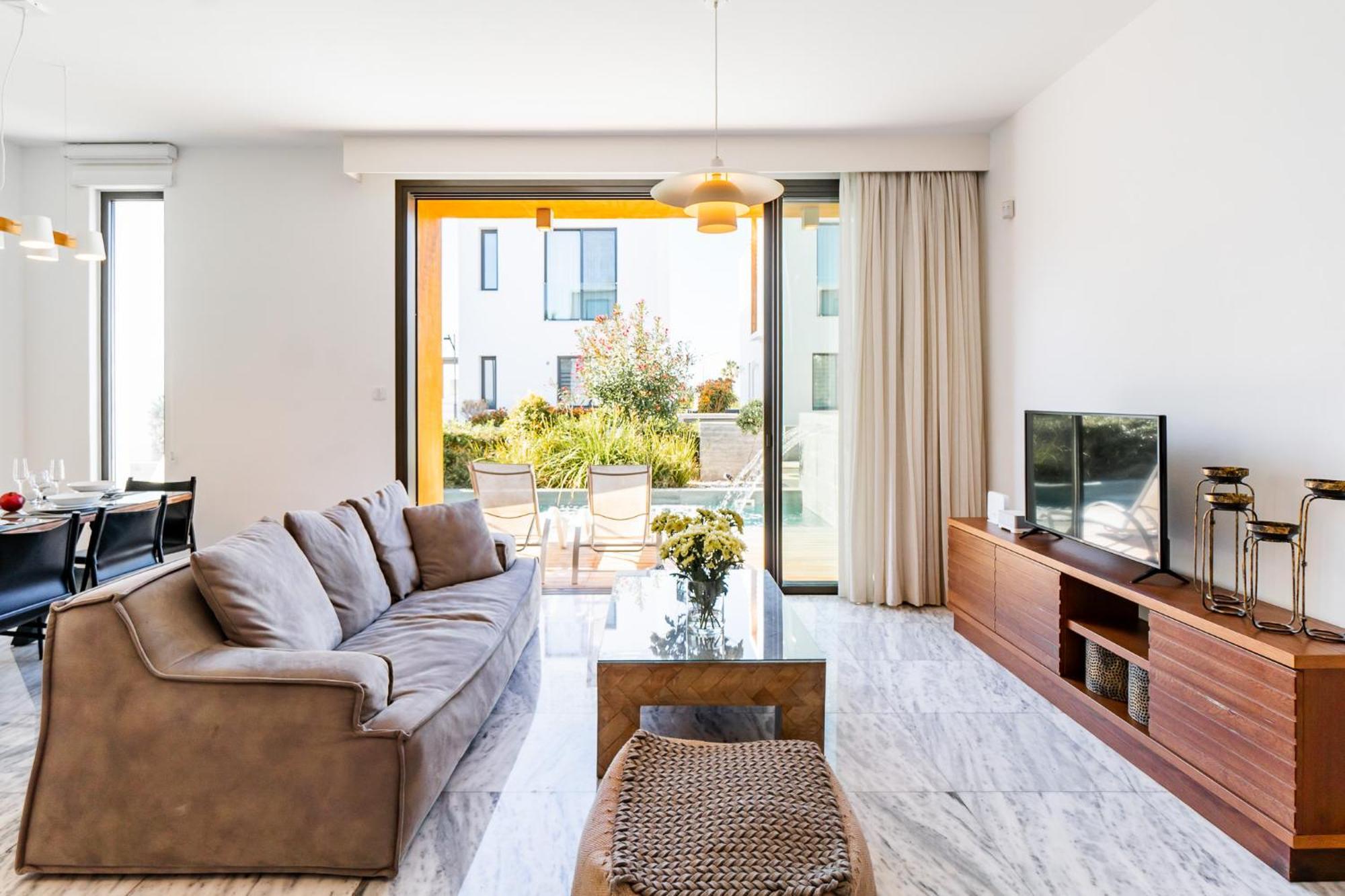 Villa Laurus 2 By Ezoria