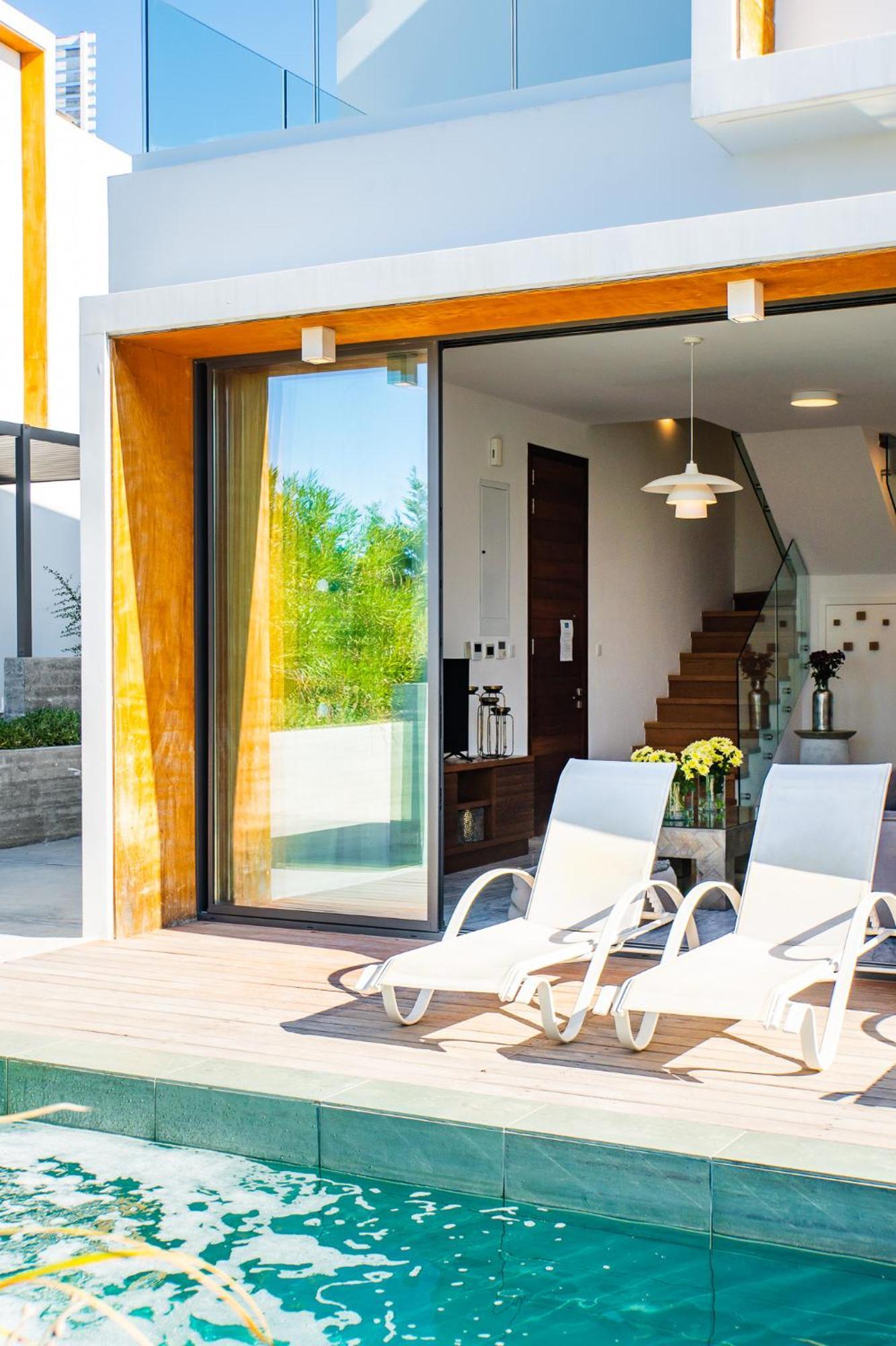 Laurus 2 By Ezoria Villa Paphos