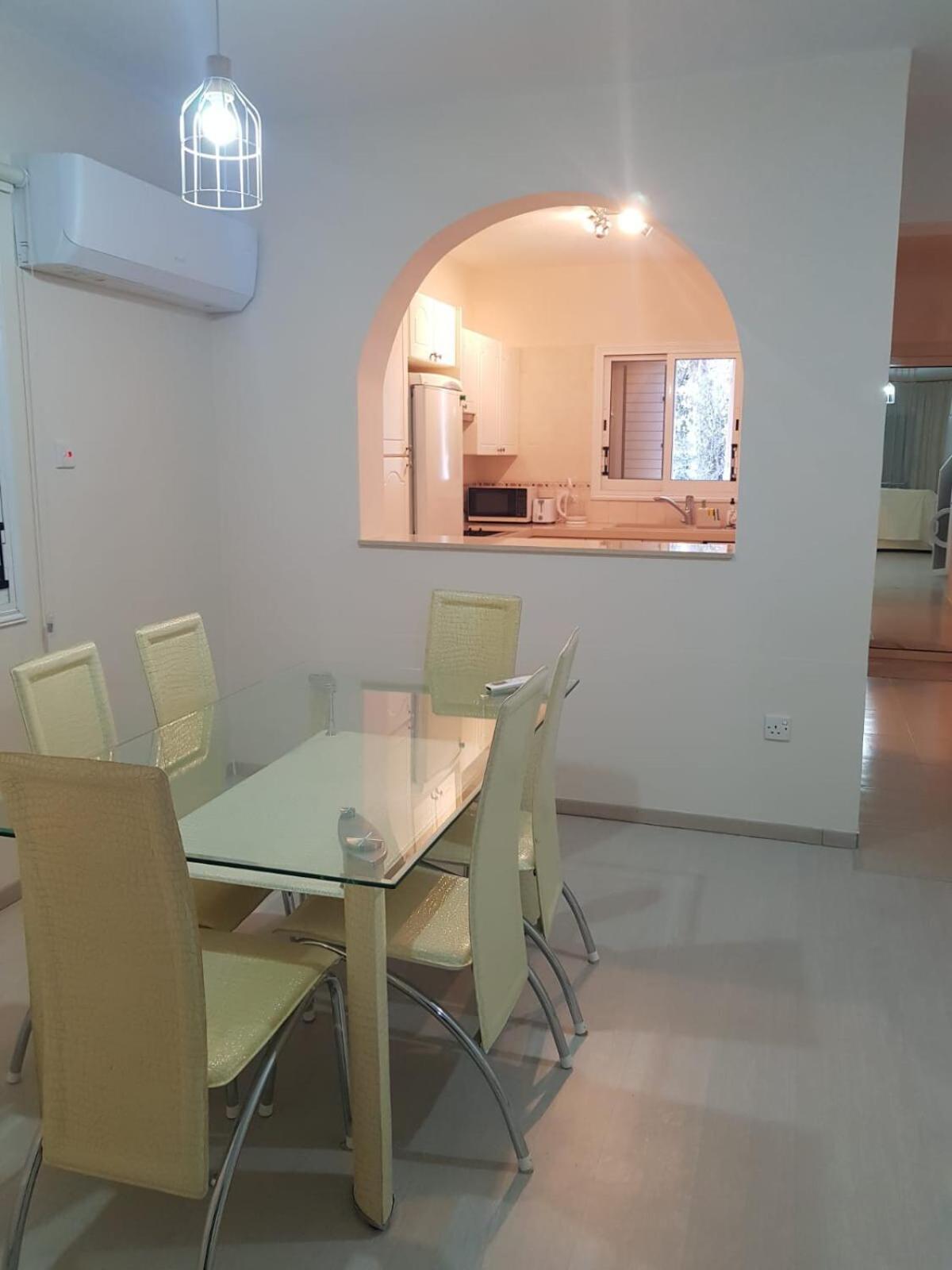 Lovely Renovated For Holiday! Apartamento Paphos