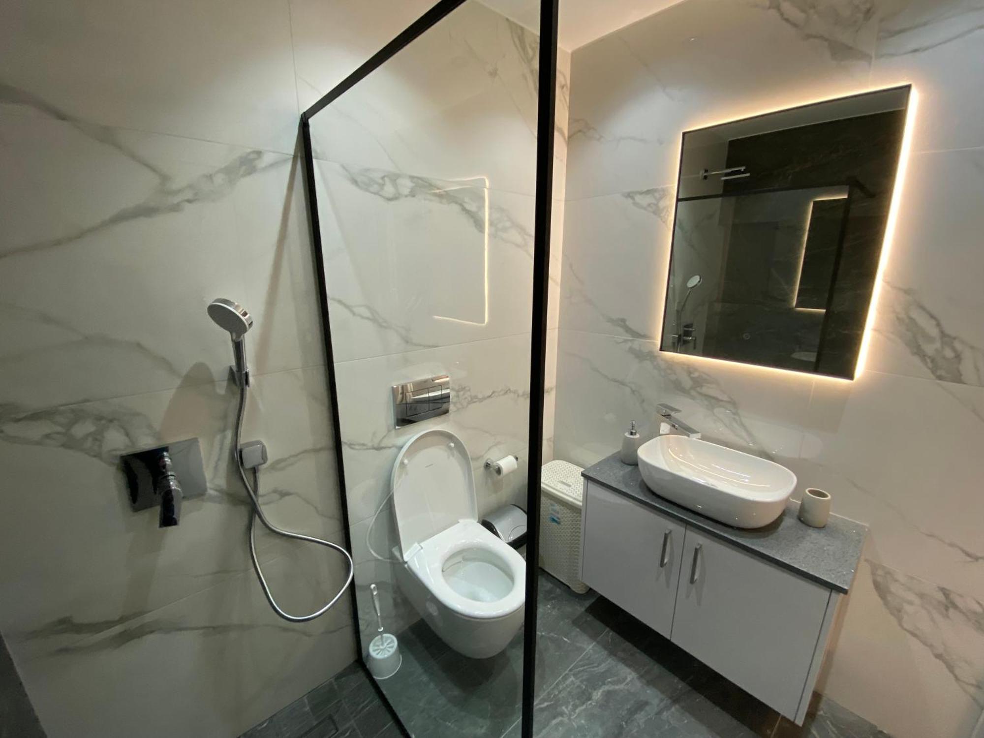 Seaside Luxury Flat In Harbour Tourist Area Apartment Paphos