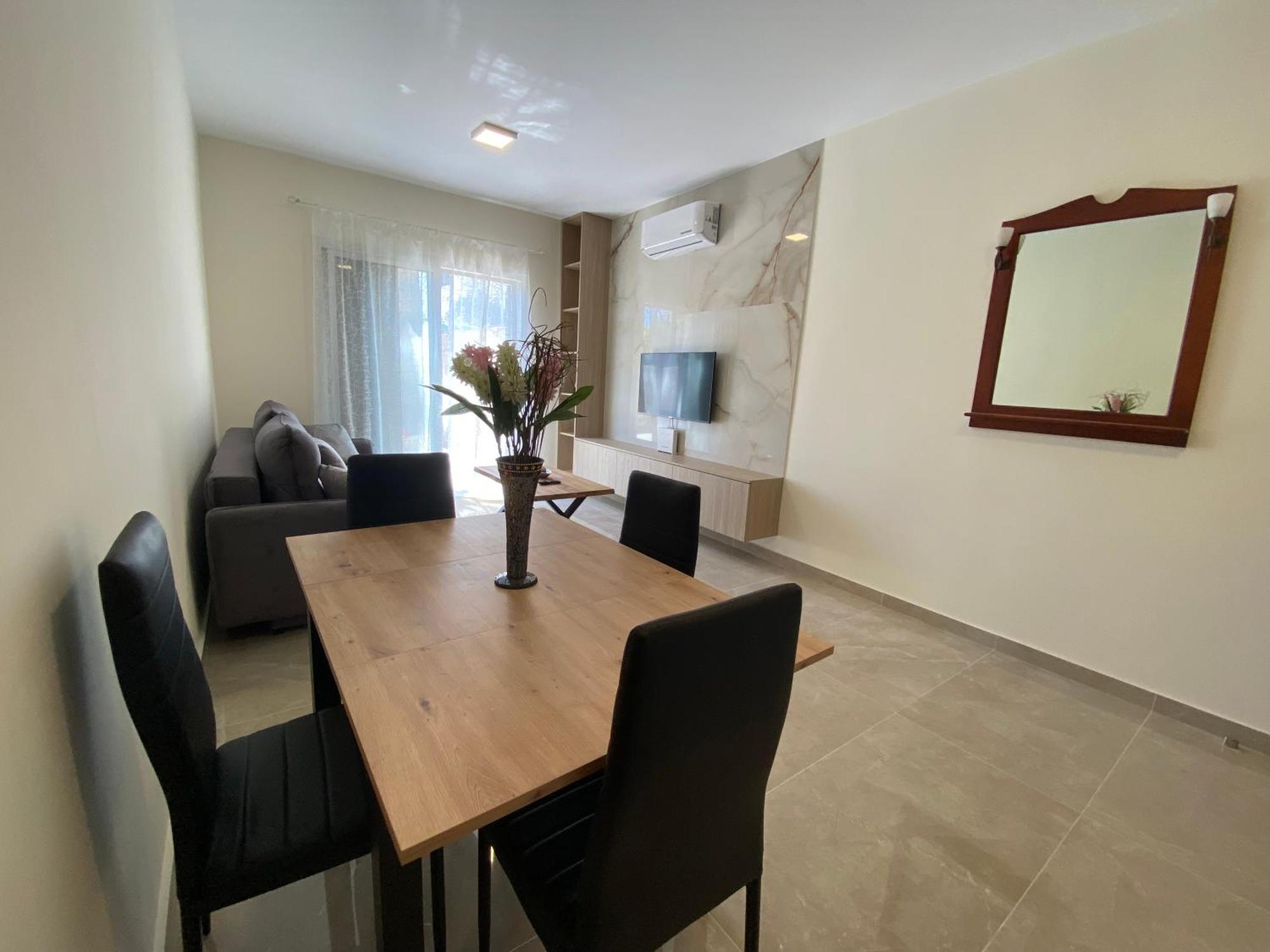 Seaside Luxury Flat In Harbour Tourist Area Paphos