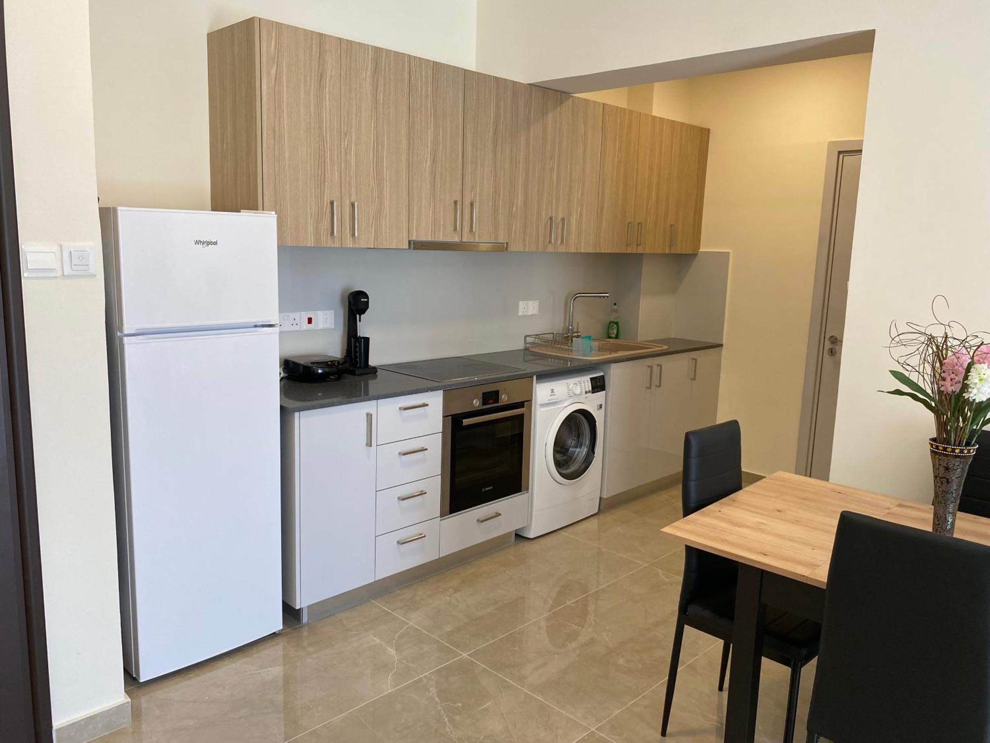 Seaside Luxury Flat In Harbour Tourist Area * Paphos