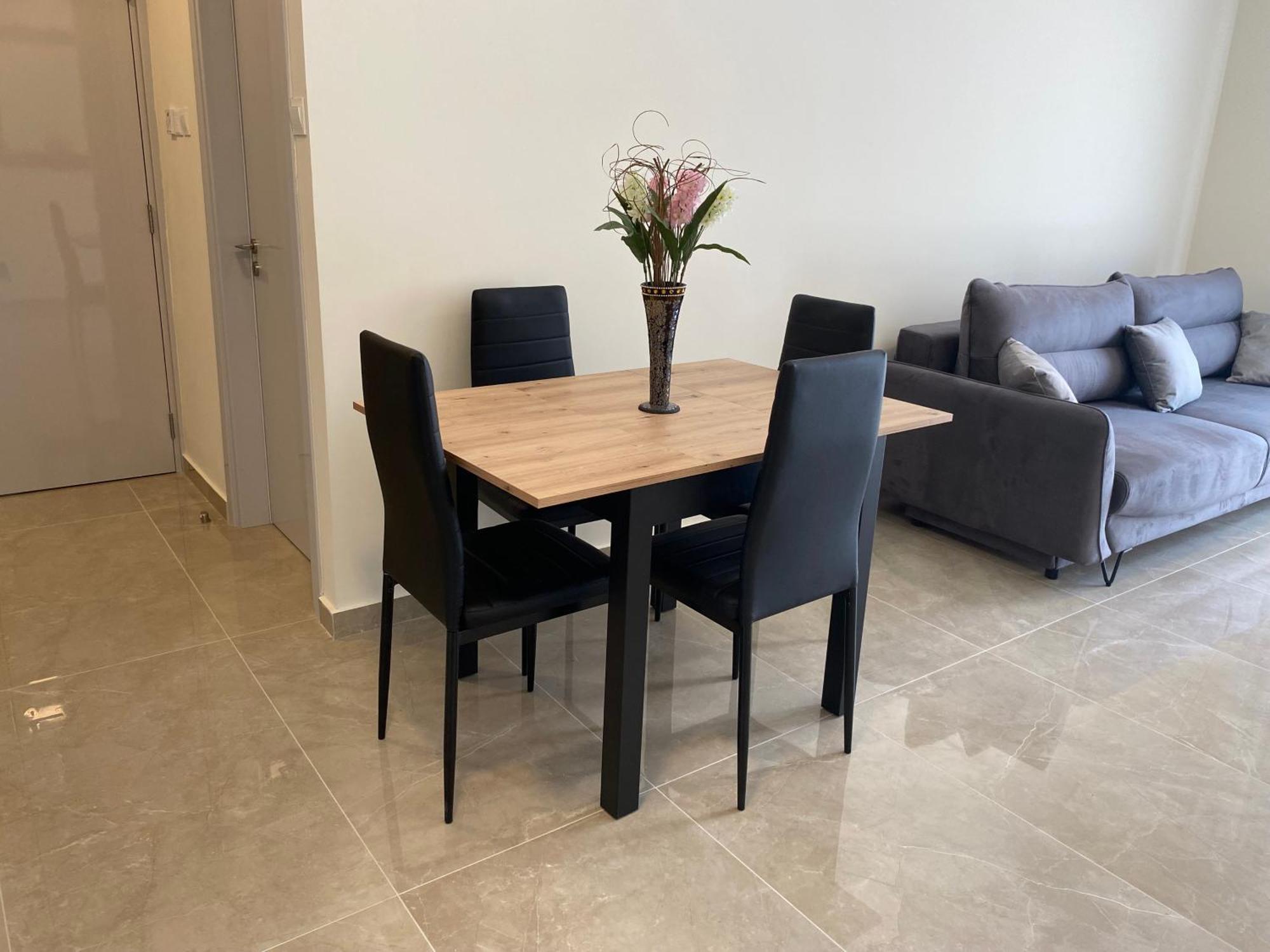 Seaside Luxury Flat In Harbour Tourist Area Paphos